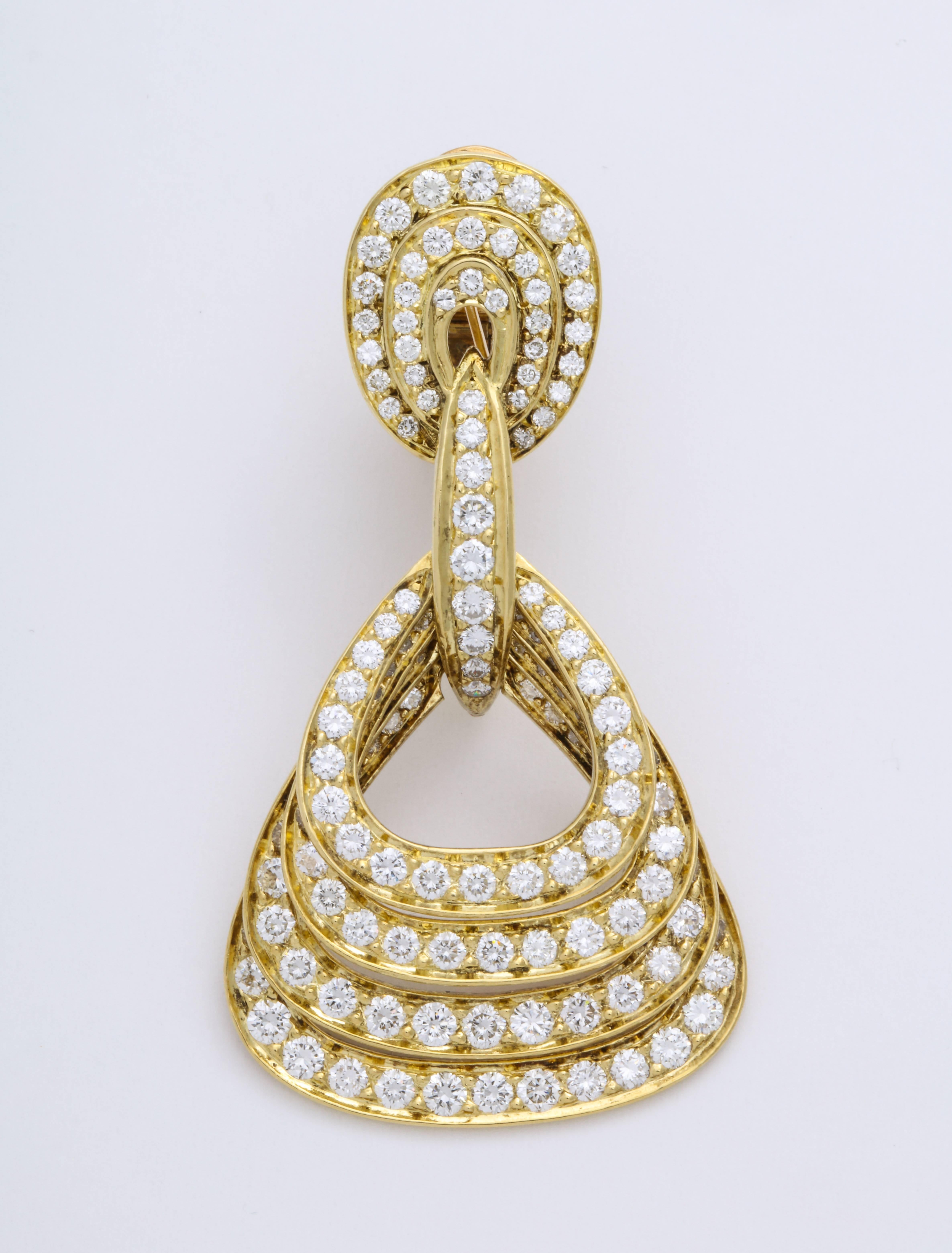 Modern Graduating Quadruple Diamond and 18 Karat Yellow Gold Pendant Earrings For Sale
