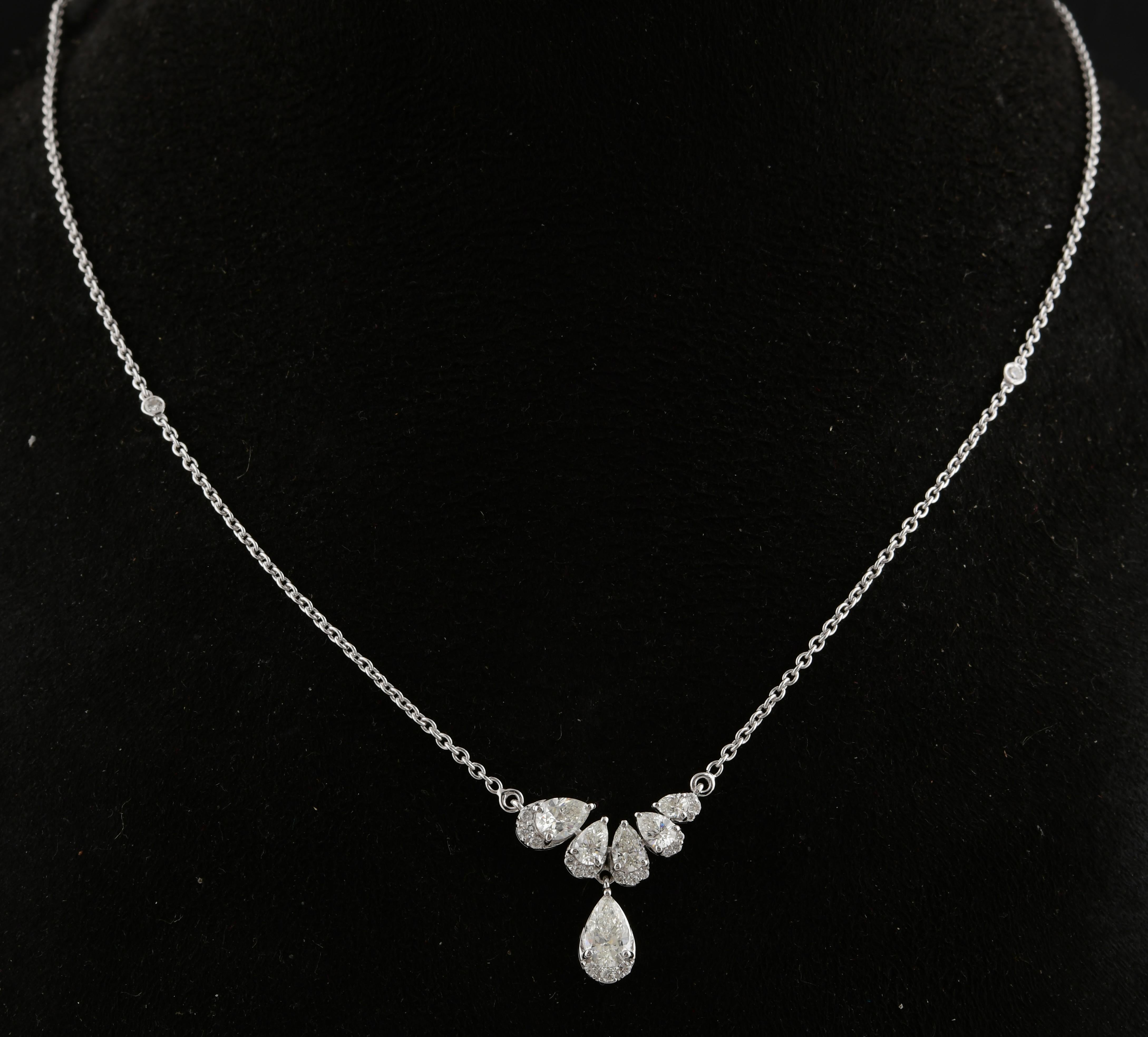 Collier à pendentifs en diamants en or blanc 14k Graduating Teardrop Cadeau pour demoiselles d'honneur en vente 1