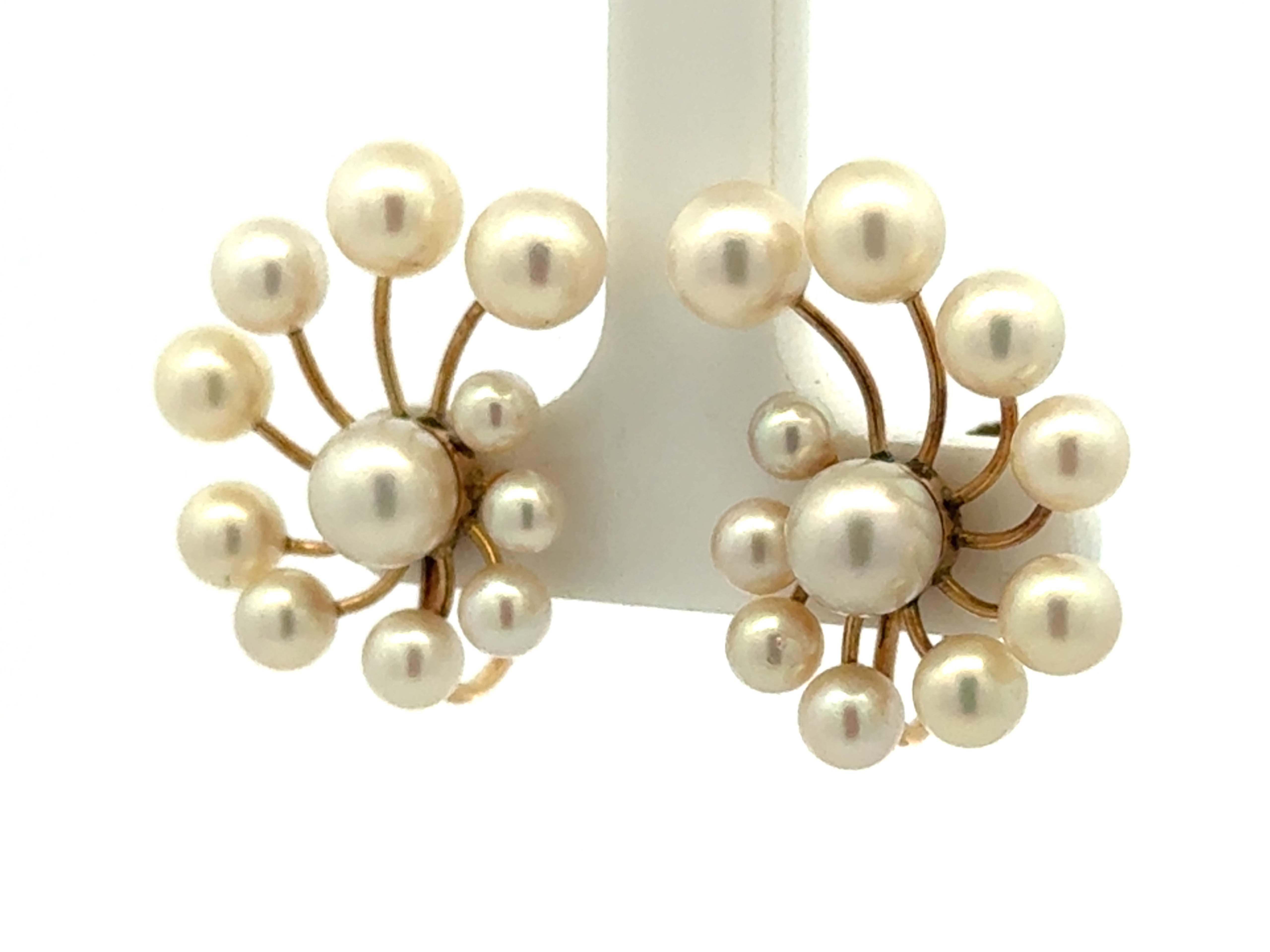 Moderno Orecchini a vite con perle Akoya bianche graduate in oro giallo 14K in vendita