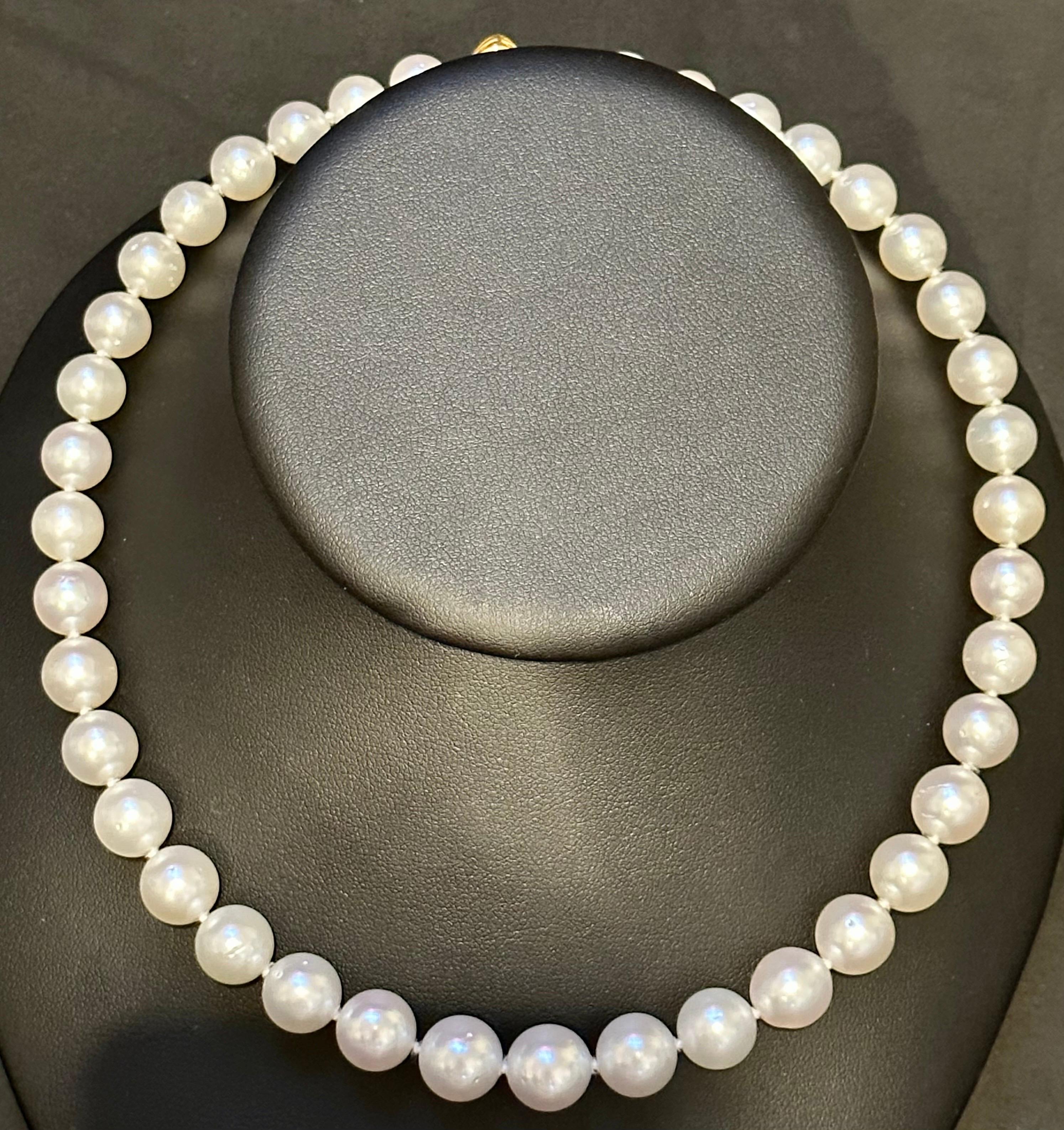 Graduating White South Sea Pearls 9-12mm Strand Necklace 14 Kt Yellow Gold Clasp For Sale 2