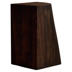 Table d'appoint « Grady » en bois massif, par Gregory Beson
