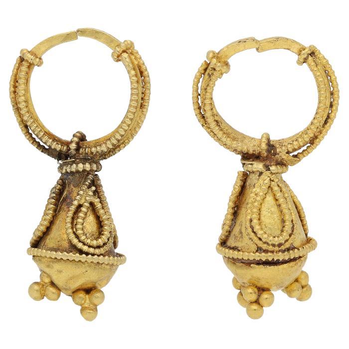 Boucles d'oreilles en or de la Scythie CIRCA, vers le IIe siècle avant J.-C. - IIe siècle après J.-C.