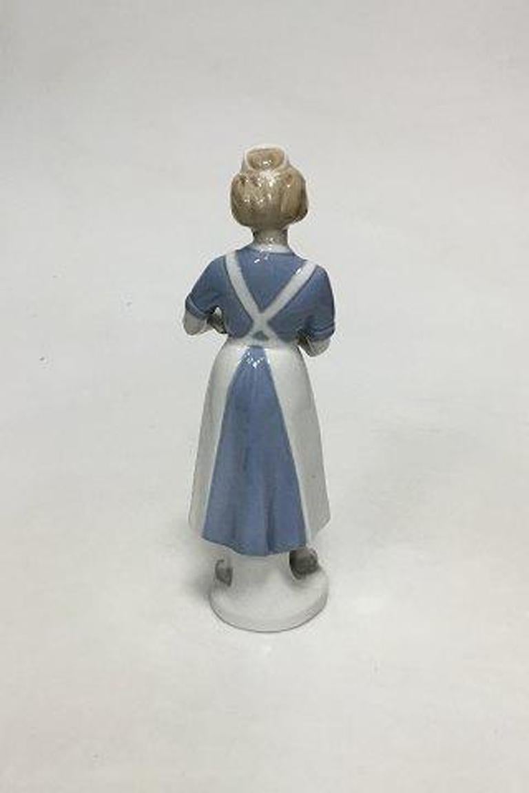 Gräfenthal Thüringen Deutsche Porzellanfigur einer schreibenden Krankenschwester im Zustand „Gut“ in Copenhagen, DK