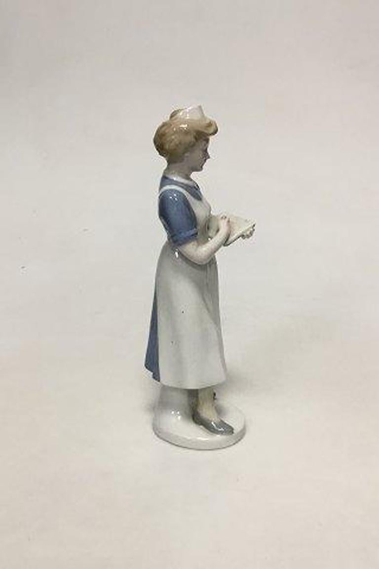 Gräfenthal Thüringen Deutsche Porzellanfigur einer schreibenden Krankenschwester (20. Jahrhundert)