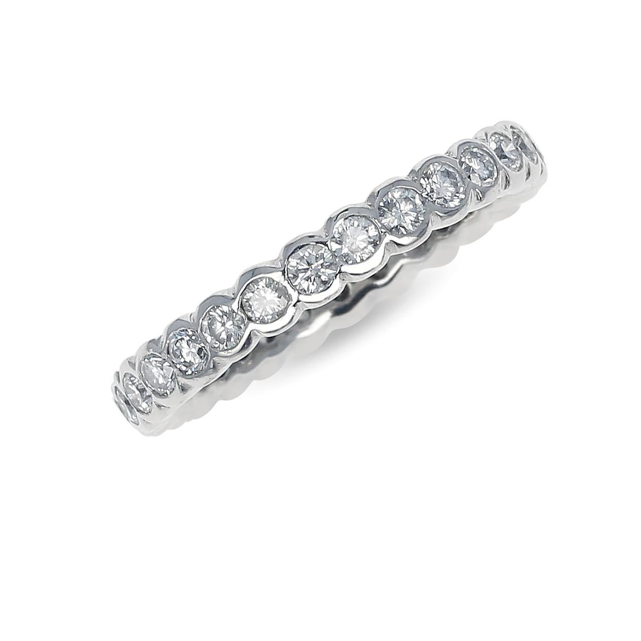 Taglio rotondo Graff 0,84 Ct. Fascia di diamanti a eternità in vendita