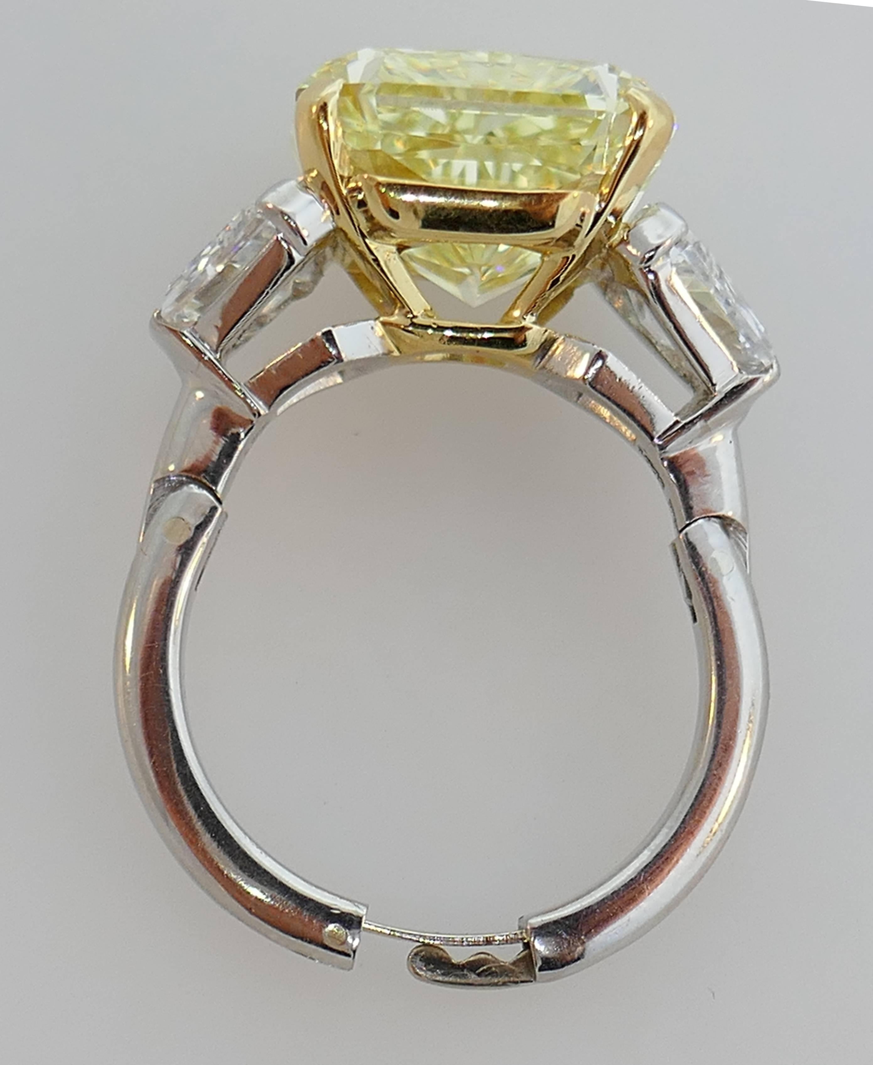 Graff Fancy Yellow Diamond Platinum Ring 10.62 Carat VS1 GIA  In Excellent Condition In Beverly Hills, CA