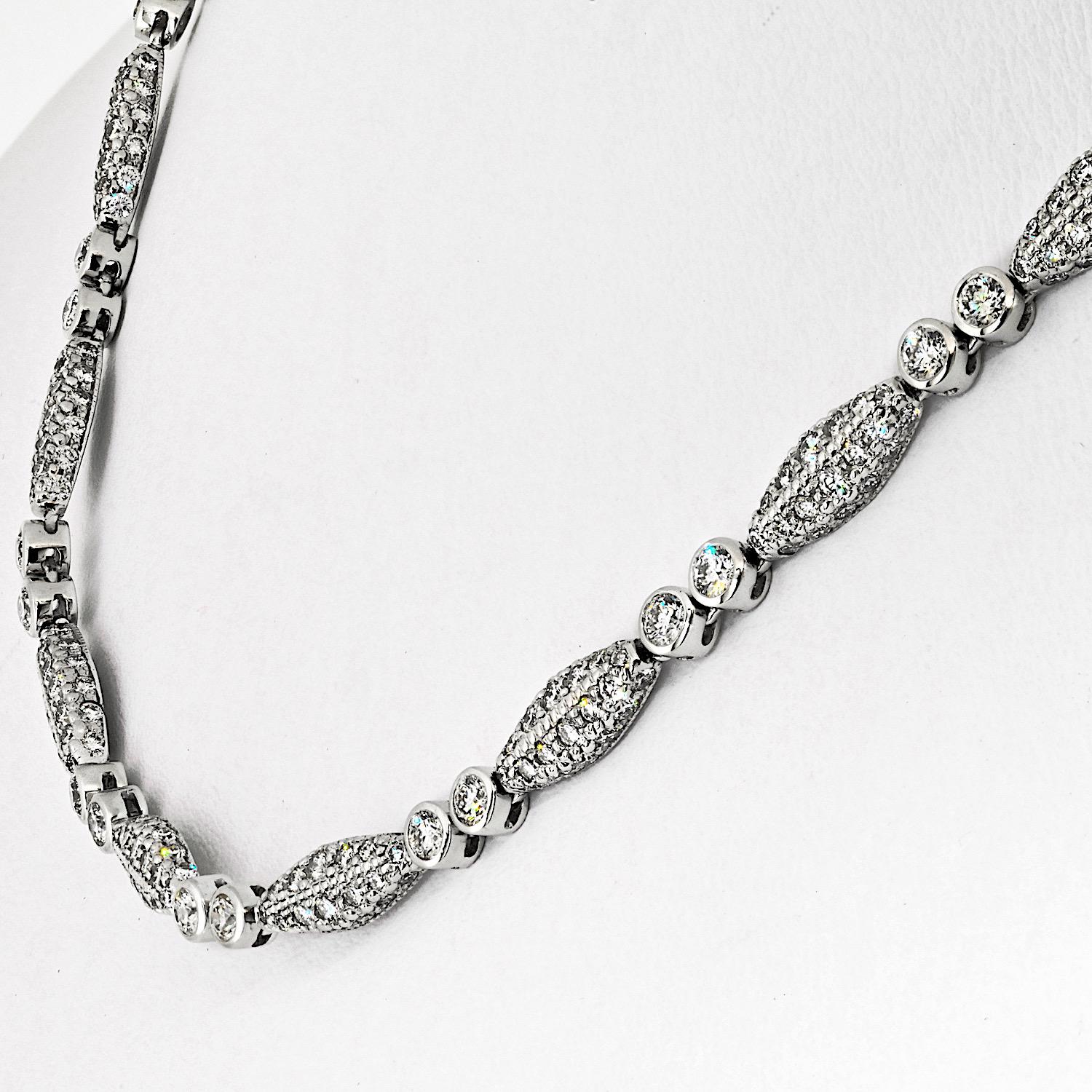 Graff, collier en or blanc 18 carats avec diamants 15,75 carats Excellent état - En vente à New York, NY