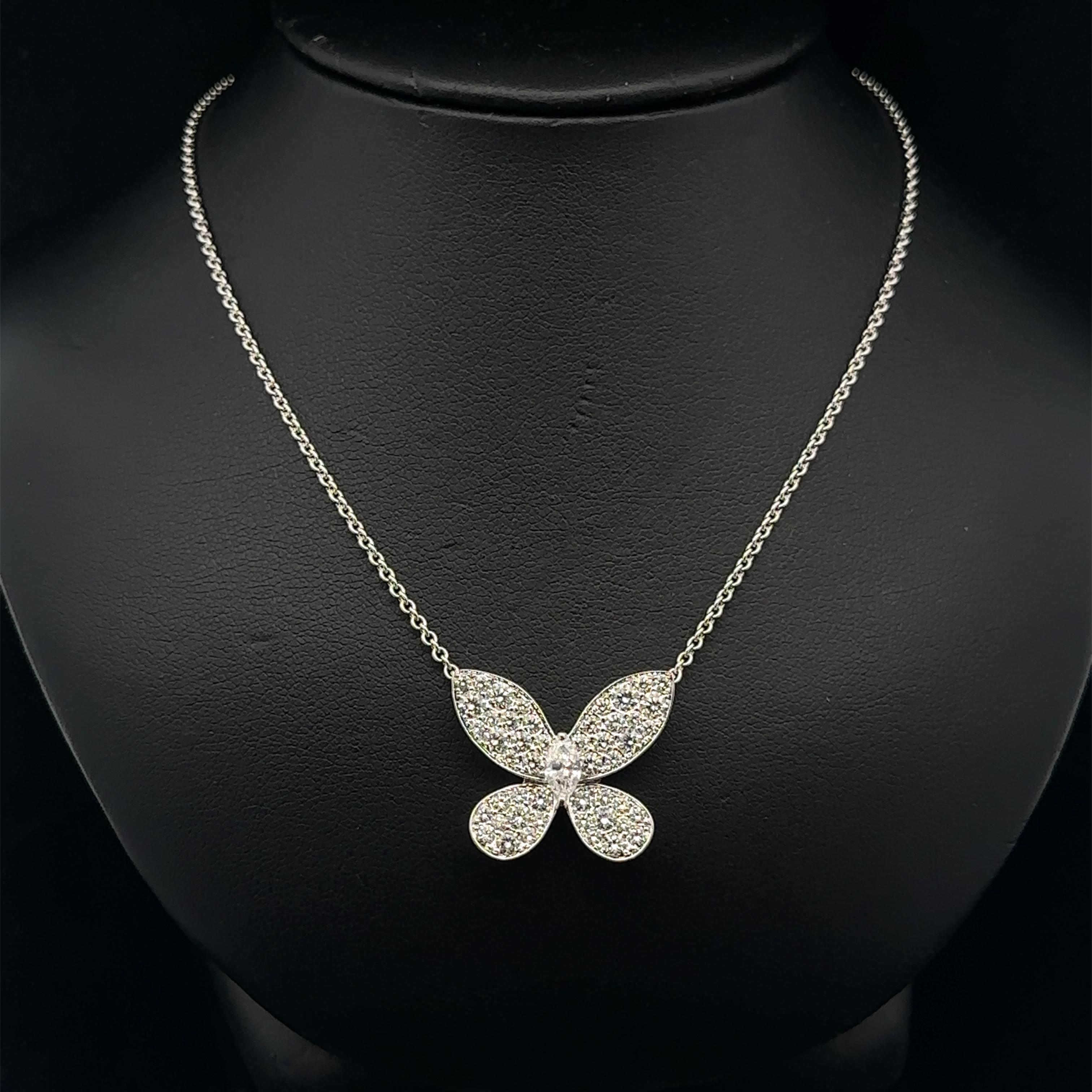 Graff, collana con ciondolo a farfalla in oro bianco 18 carati con diamanti a fuoco da 1,8 ct. in vendita 5