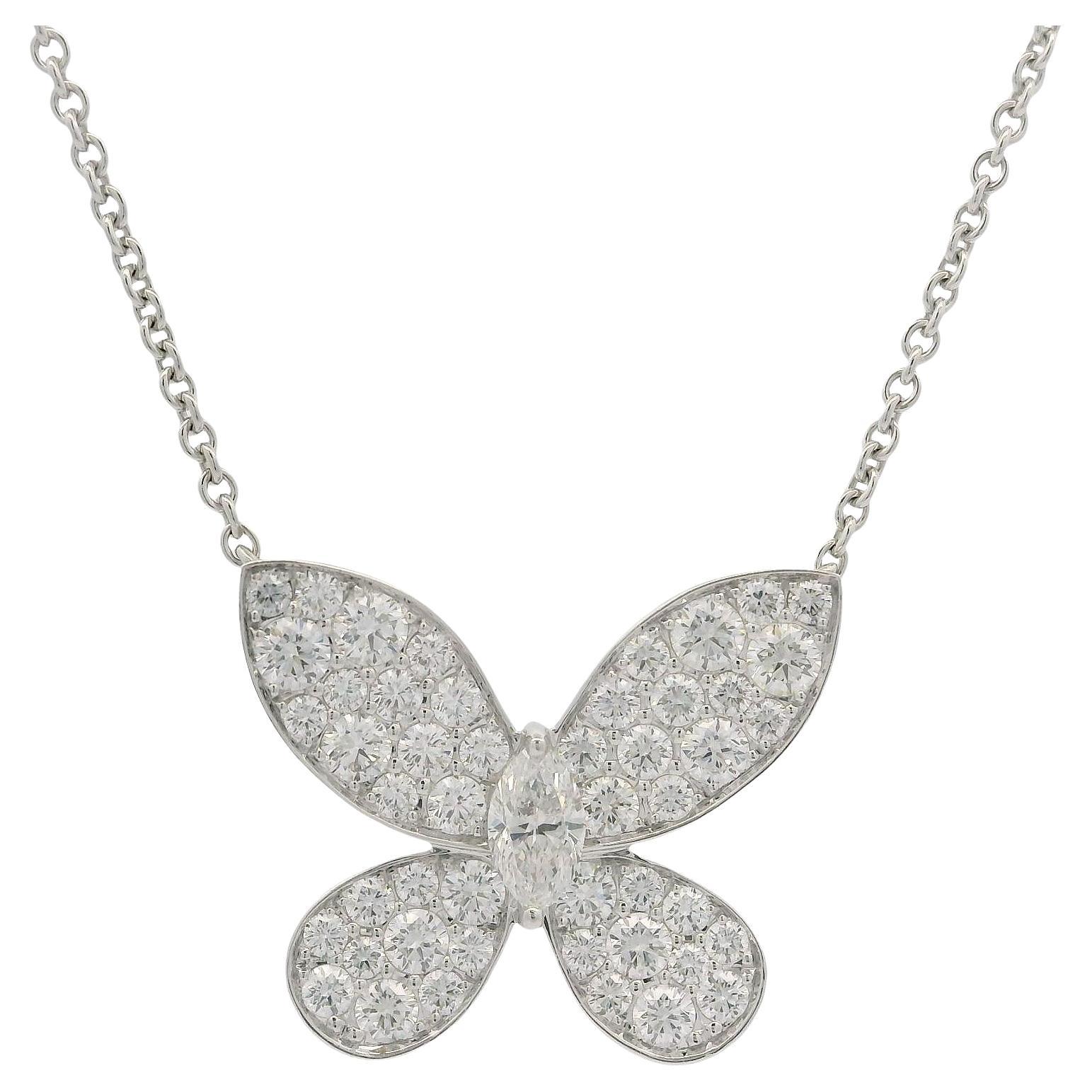 Graff, collana con ciondolo a farfalla in oro bianco 18 carati con diamanti a fuoco da 1,8 ct. in vendita