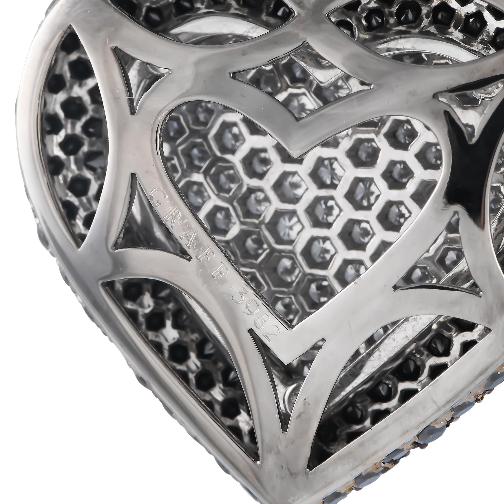 Graff 18K White Gold  6.05ct White and Black Diamond Pave Heart Necklace In Excellent Condition For Sale In Southampton, PA