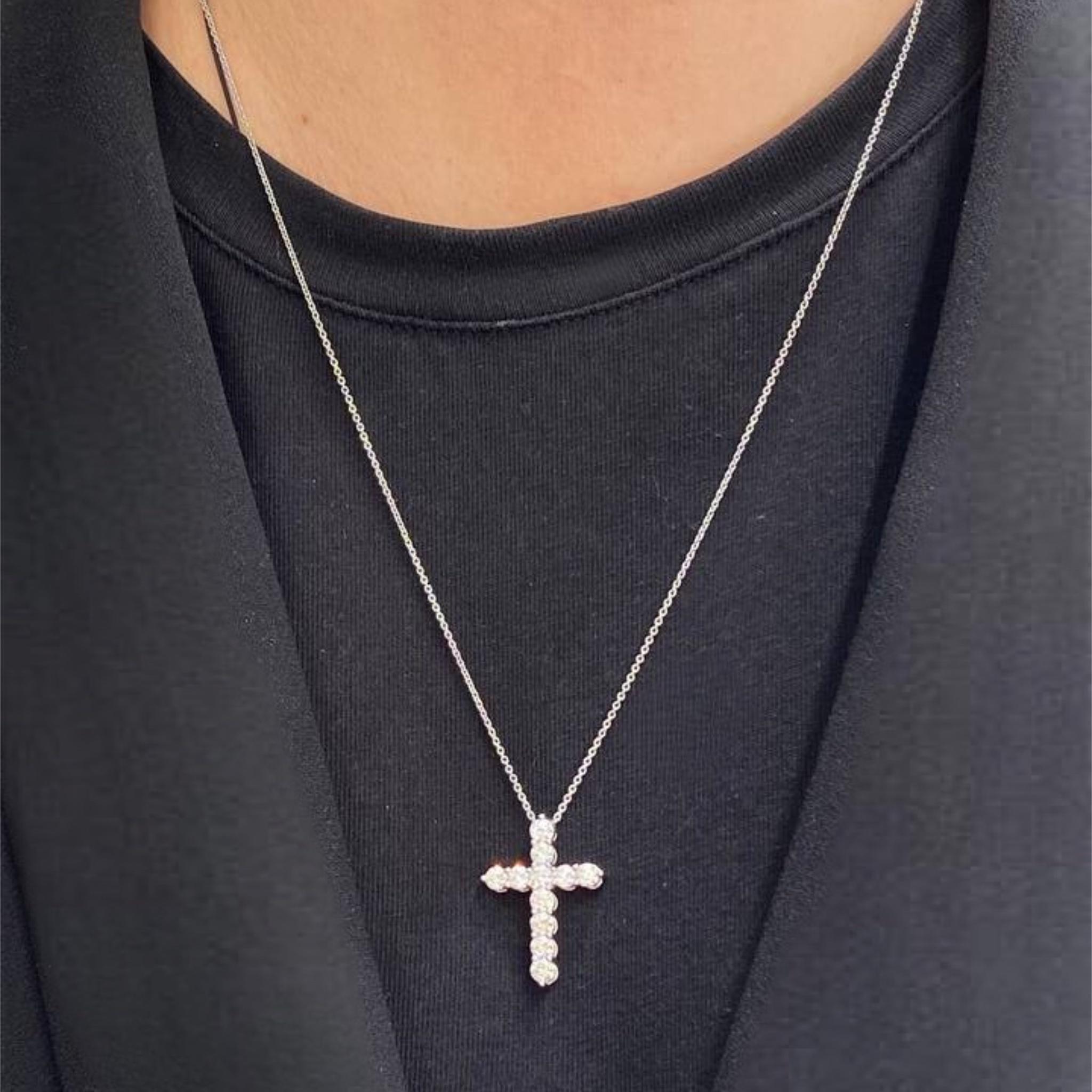 Graff 18 Karat Weißgold Diamant-Kreuz-Anhänger-Halskette (Brillantschliff)