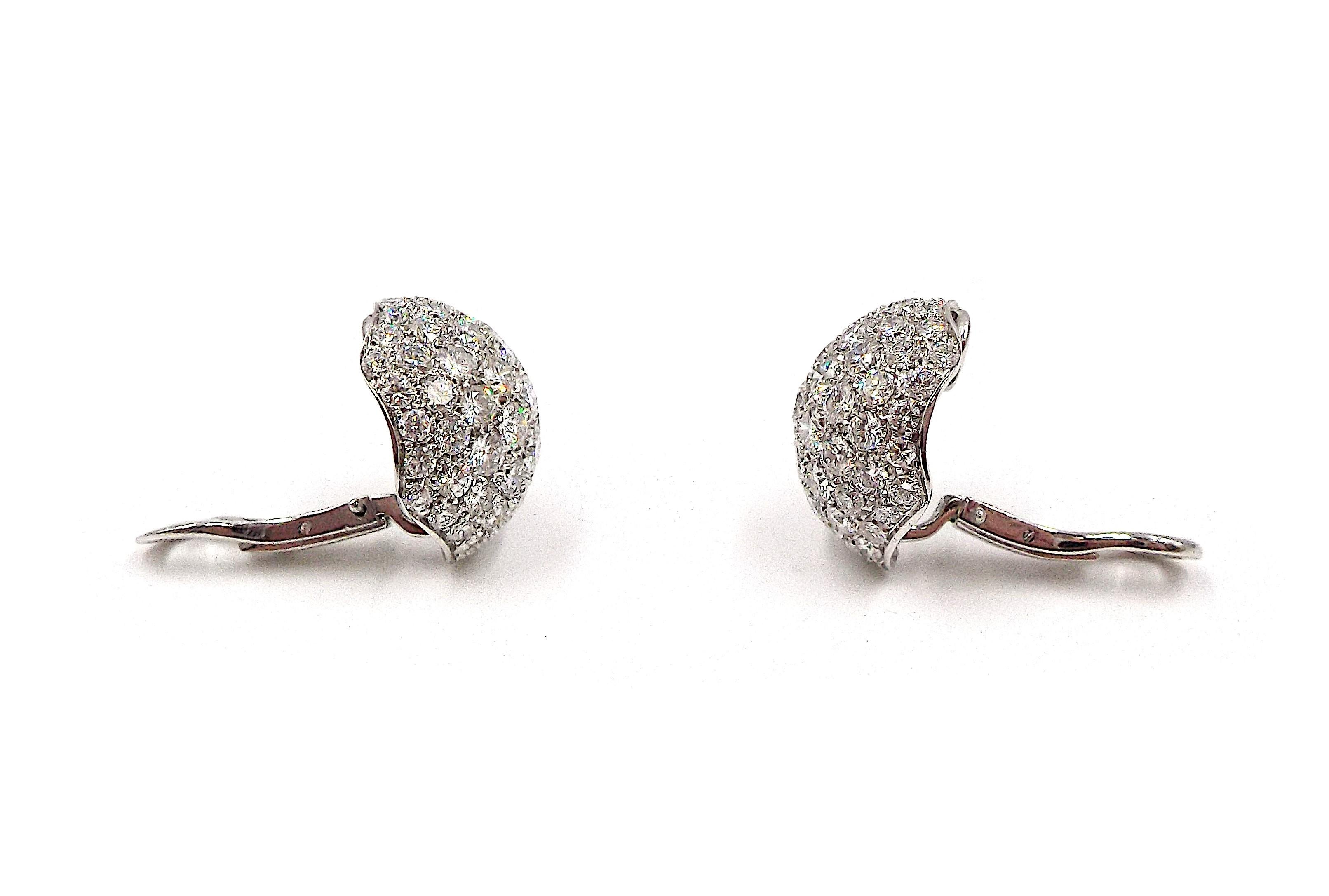 Round Cut Graff 18K White Gold Diamond Dome Earrings For Sale