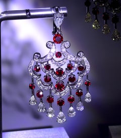 Pendientes araña de oro blanco de 18 quilates con diamantes y rubíes Graff - 10,07 quilates de diamantes, 8..