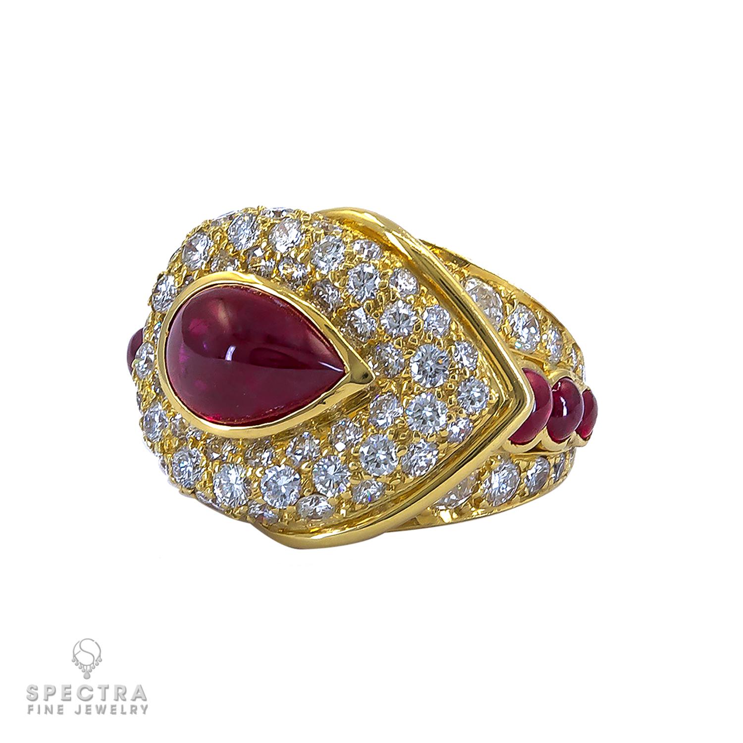 Le collier de suite Graff en or jaune 18 carats, orné de diamants et de rubis, est une véritable incarnation du luxe et de l'élégance. Cette magnifique parure est méticuleusement fabriquée et présente la fusion parfaite de diamants et de rubis,