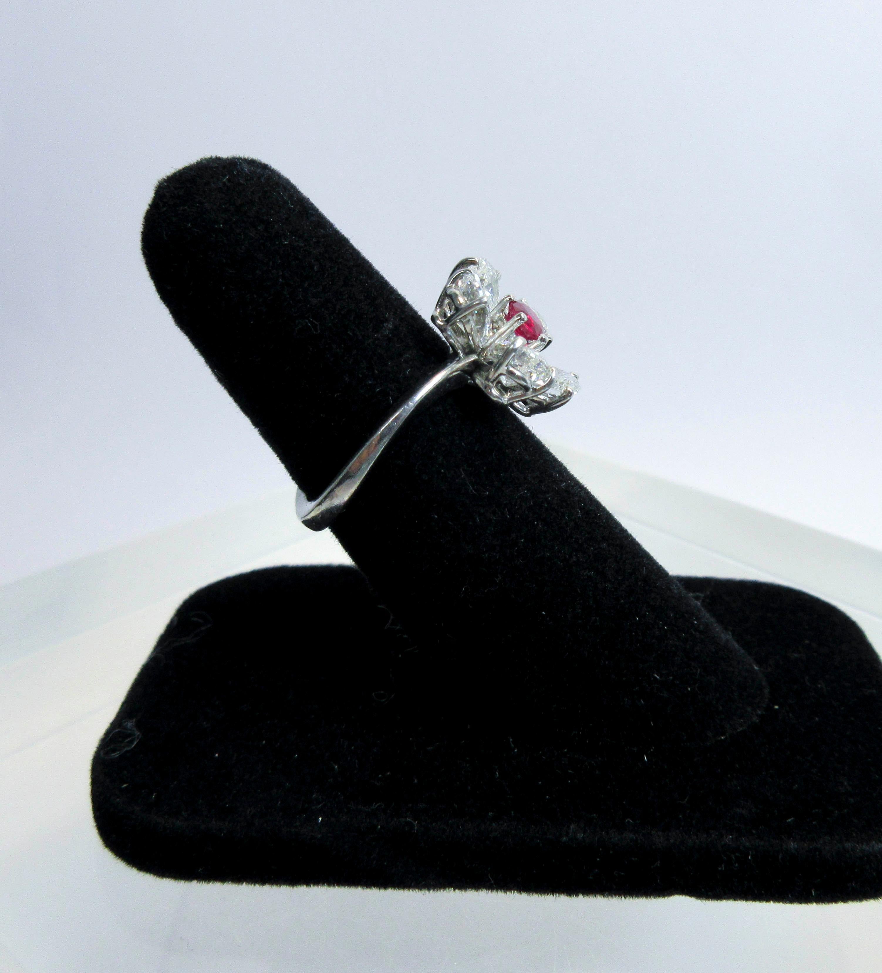 Graff 18 Karat White Gold Diamonds and Ruby Daisy Ring For Sale 1