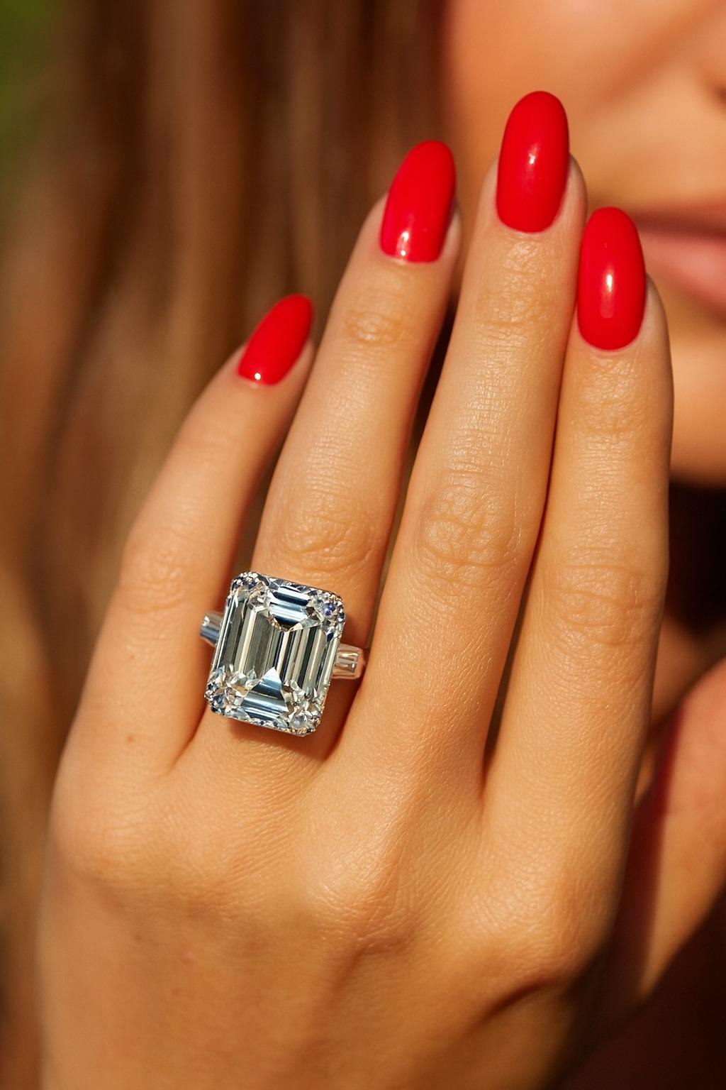GRAFF 22 Karat Diamantring mit Smaragdschliff im Zustand „Neu“ im Angebot in Chicago, IL