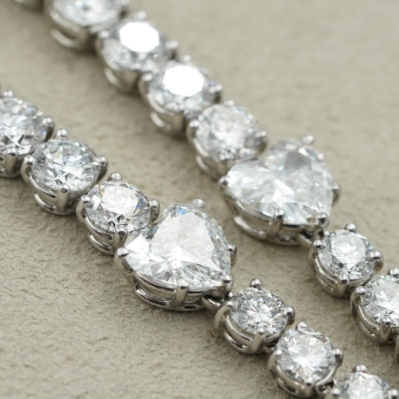 Graff 33.98ct Platinum Heart & Brilliant Round Diamond Necklace  In Excellent Condition In Carmel, IN