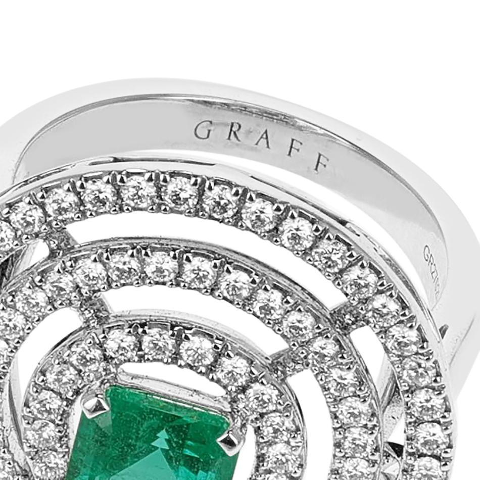 Graff Bulls Eye 1.02 Ct. Square-Cut Emerald and Diamond Ring In Excellent Condition In New York, NY