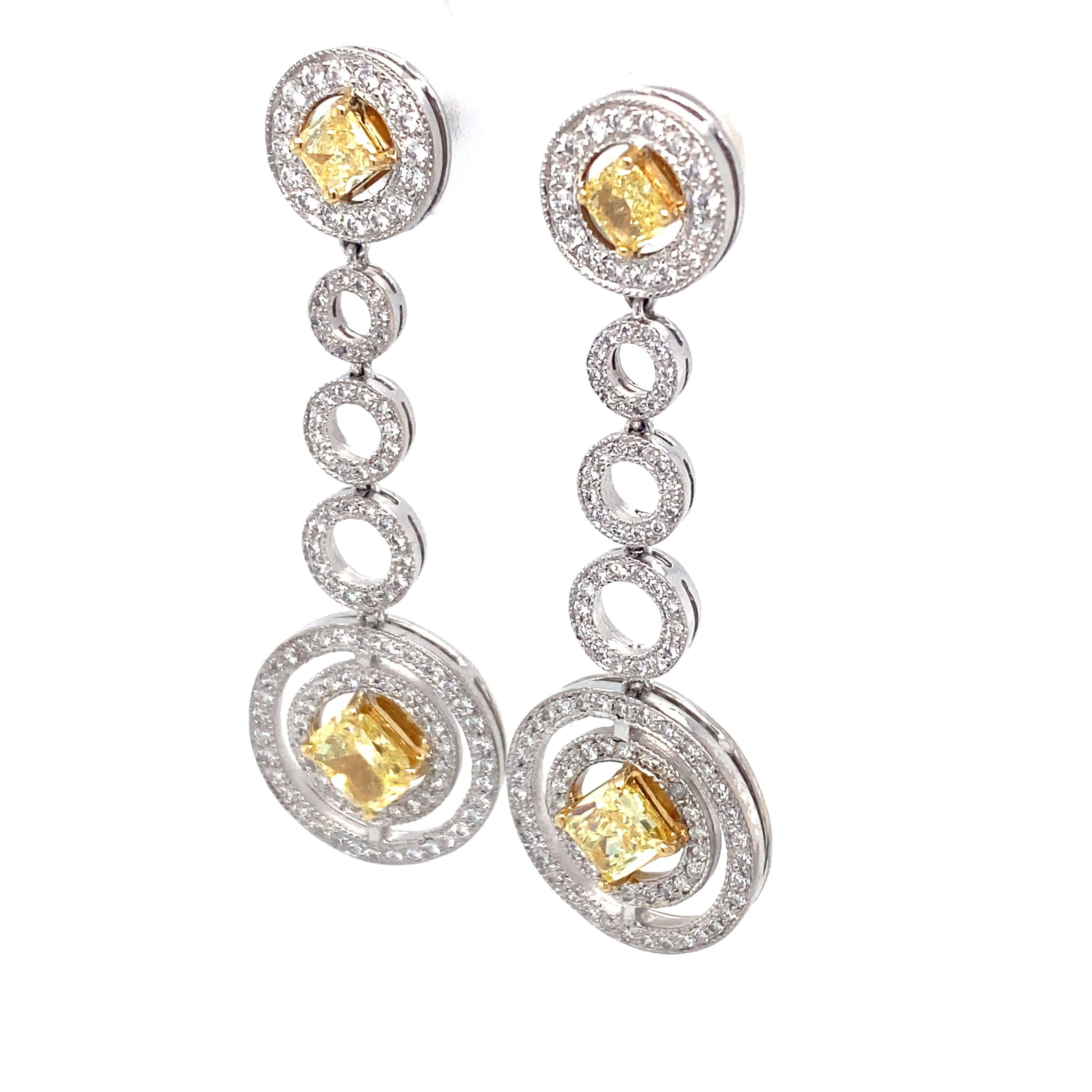 Graff Bullseye 2.10 Carat Yellow Diamond Dangle Earrings in 18 Karat Gold In Excellent Condition In Atlanta, GA