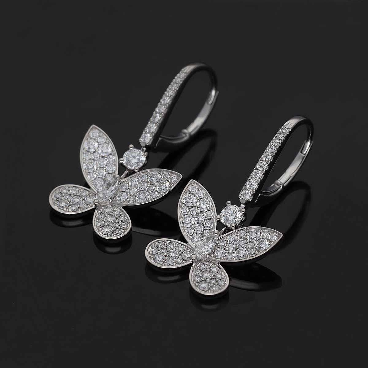 GRAFF Schmetterlings-Mini-Diamant-Ohrstecker aus 18K Weißgold RGE1167 im Angebot 4