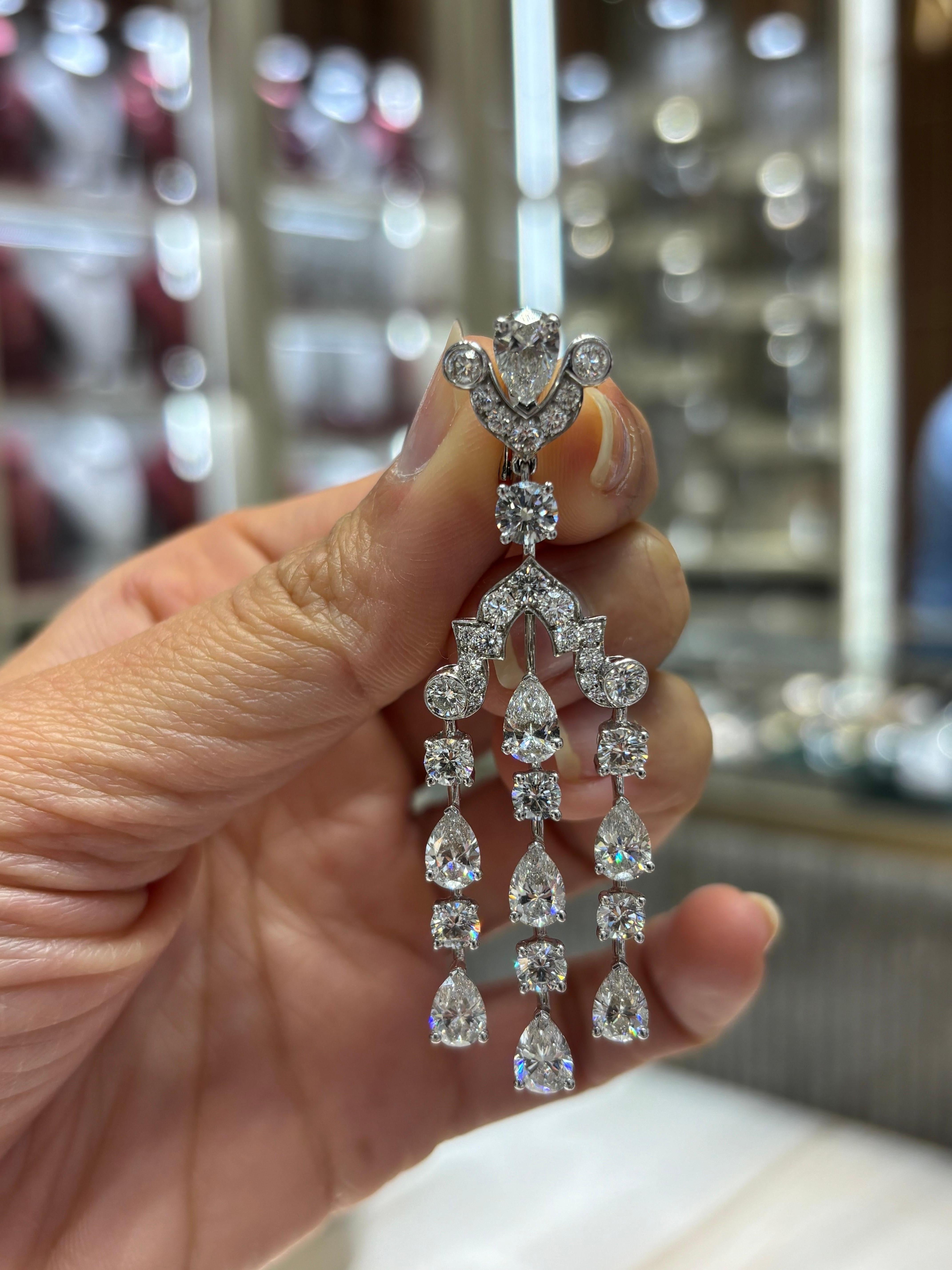 Graff Classic Diamond Chandelier Earrings  In Excellent Condition For Sale In Bangkok, Thailand