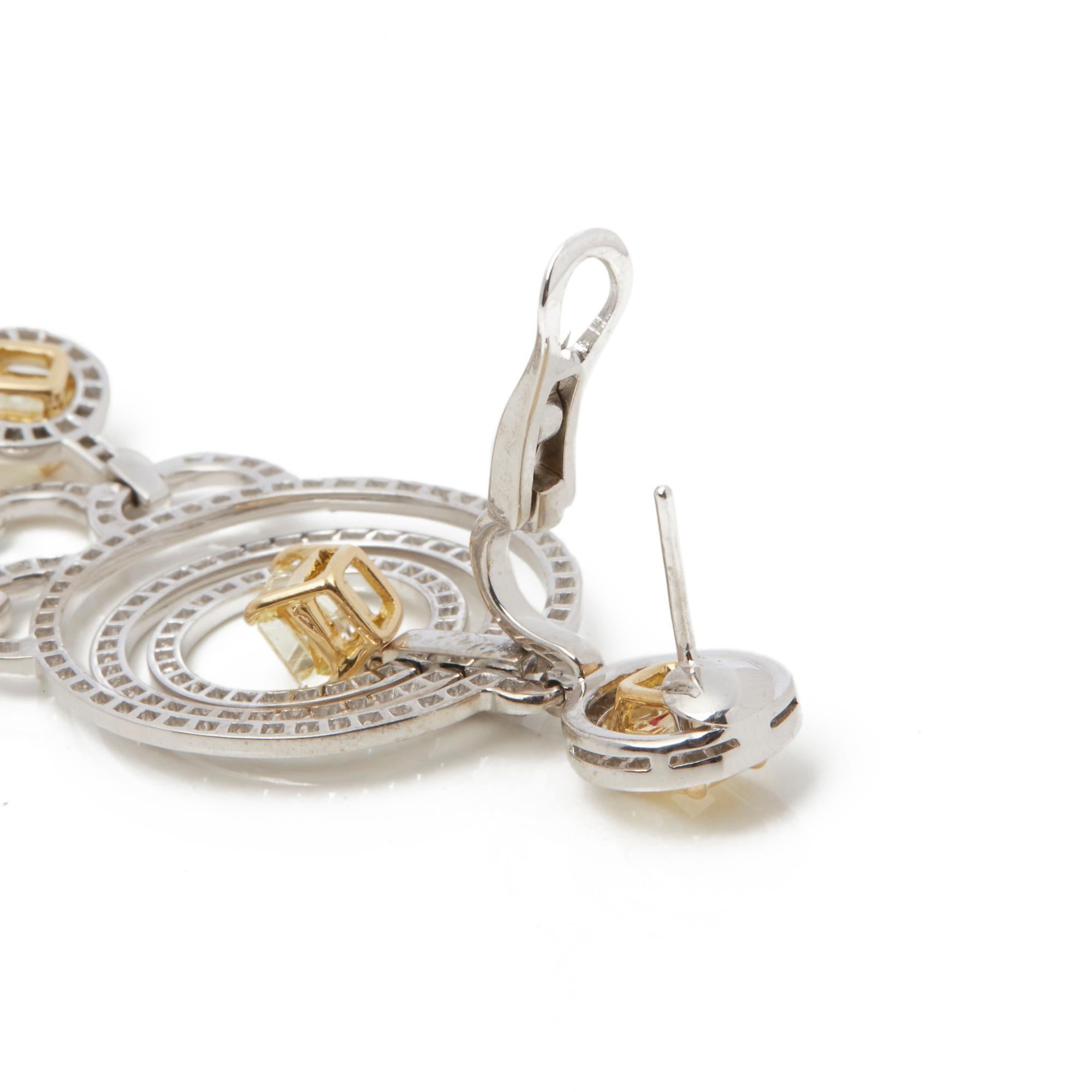 Graff, boucles d'oreilles chandelier en or blanc 18 carats et diamants jaunes taille coussin en vente 1