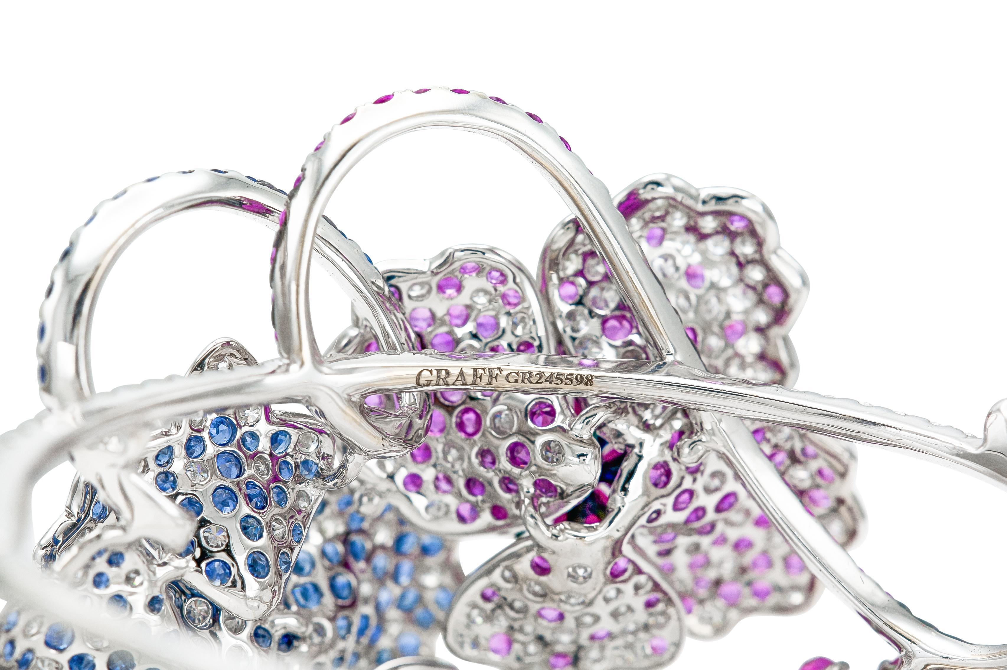 Graff, manchette fleur en diamants, rubis et saphirs Pour femmes en vente