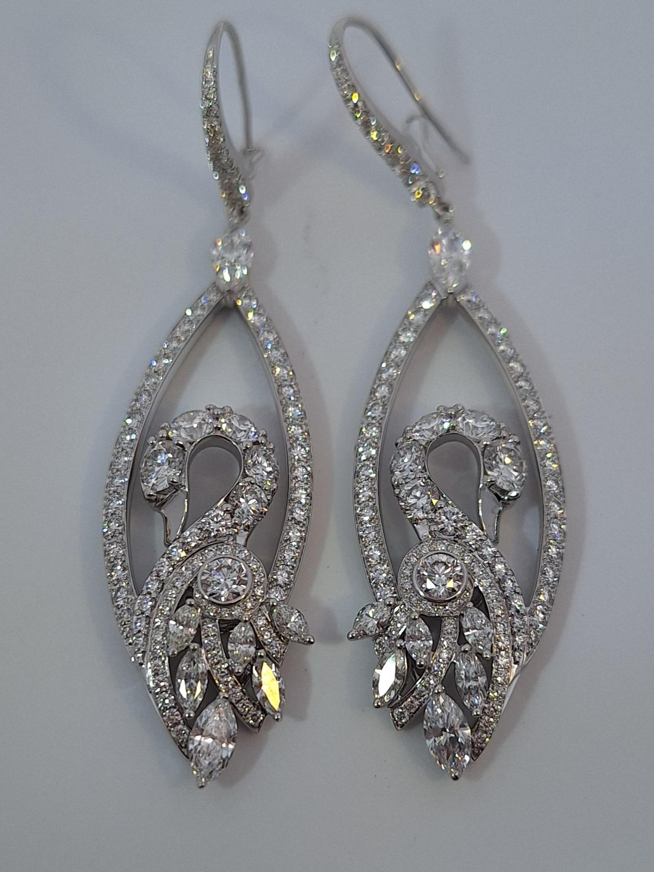 Graff Diamond Swan Necklace & Earrings In Excellent Condition For Sale In New York, NY