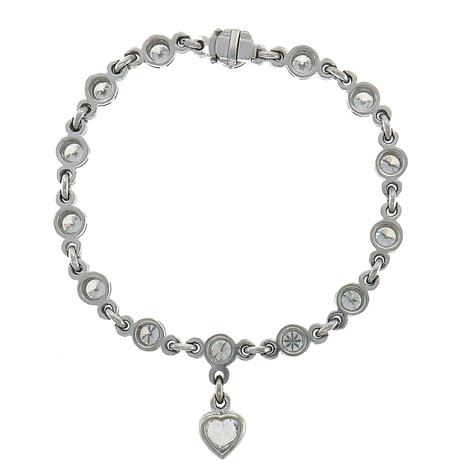 Graff Diamond 18k White Gold Bracelet with Heart Diamond Charm In Excellent Condition In Beverly Hills, CA