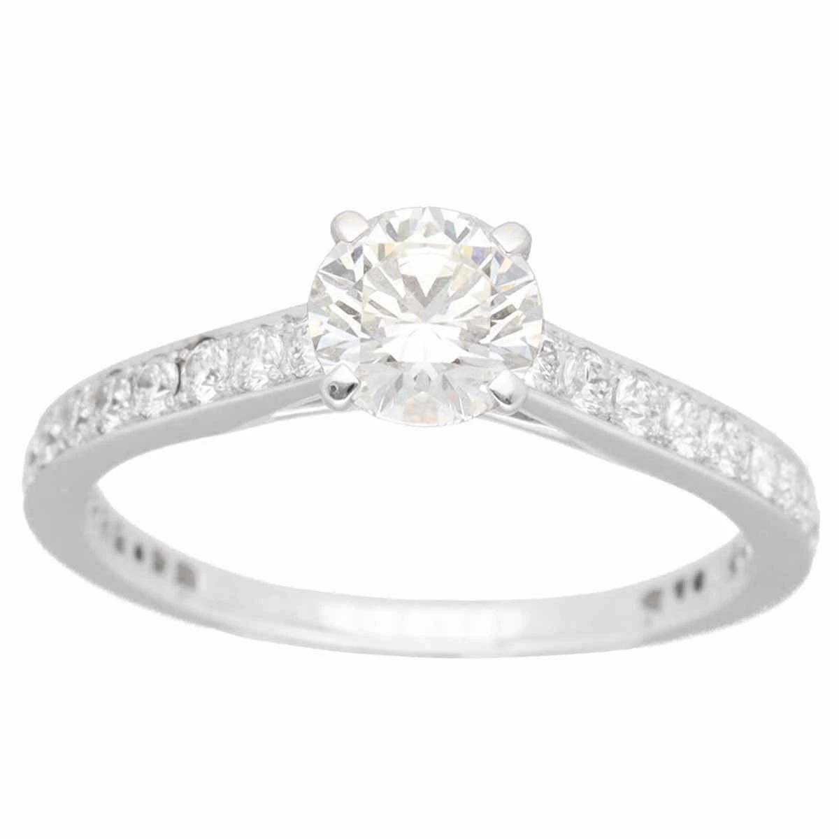 Numero dell'articolo: 23430702
Marca: Graff
Nome del prodotto: Anello con cornice di diamanti tondi
MATERIALE: Diamante 1P (0,58ct J-VVS1-Ex), Diamanti laterali, Platino PT950
Peso: Circa 2,1 g (circa)
Misura dell'anello: Circa EU: 49 / USA: