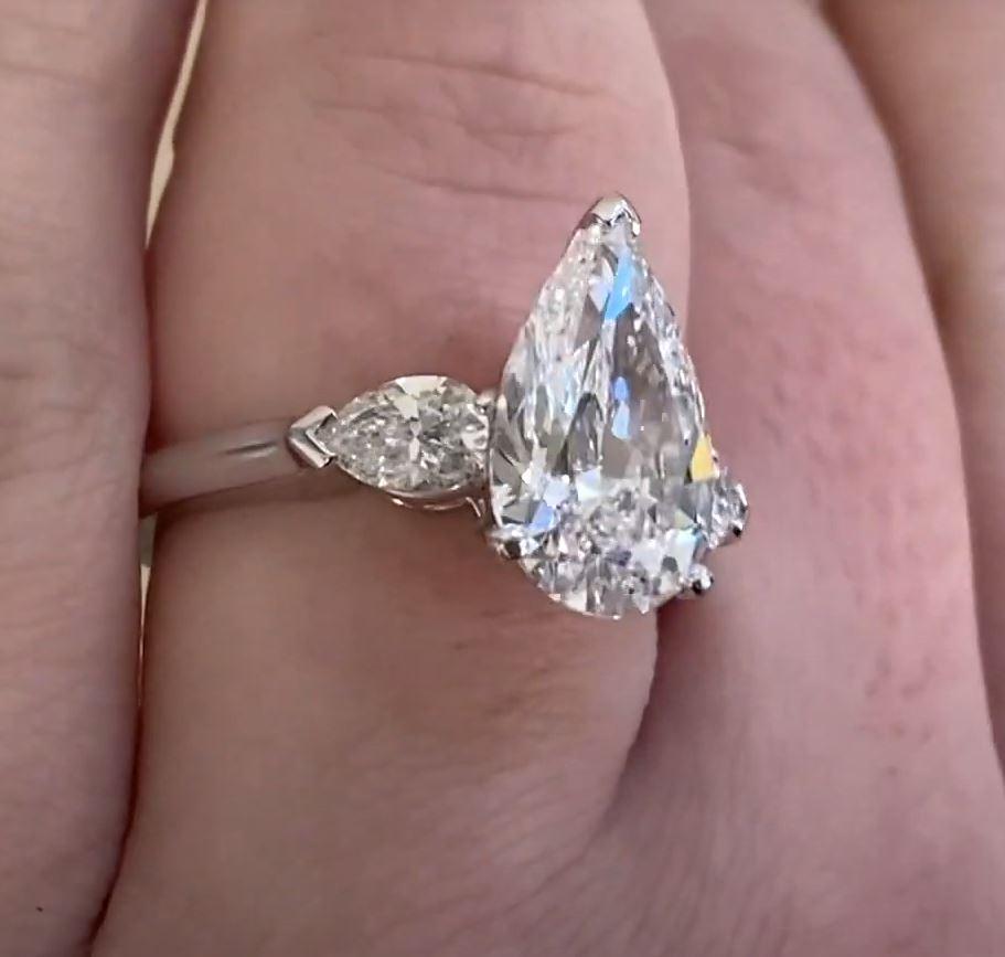 Graff GIA 3.41ct Pear Shaped Diamond Engagement Ring, D Color, Platinum In Excellent Condition For Sale In New York, NY