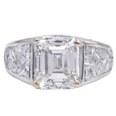 Graff GIA zertifizierter Smaragdschliff 4,03 Karat Diamant im Phantasieschliff Diamantbesatz Ring
