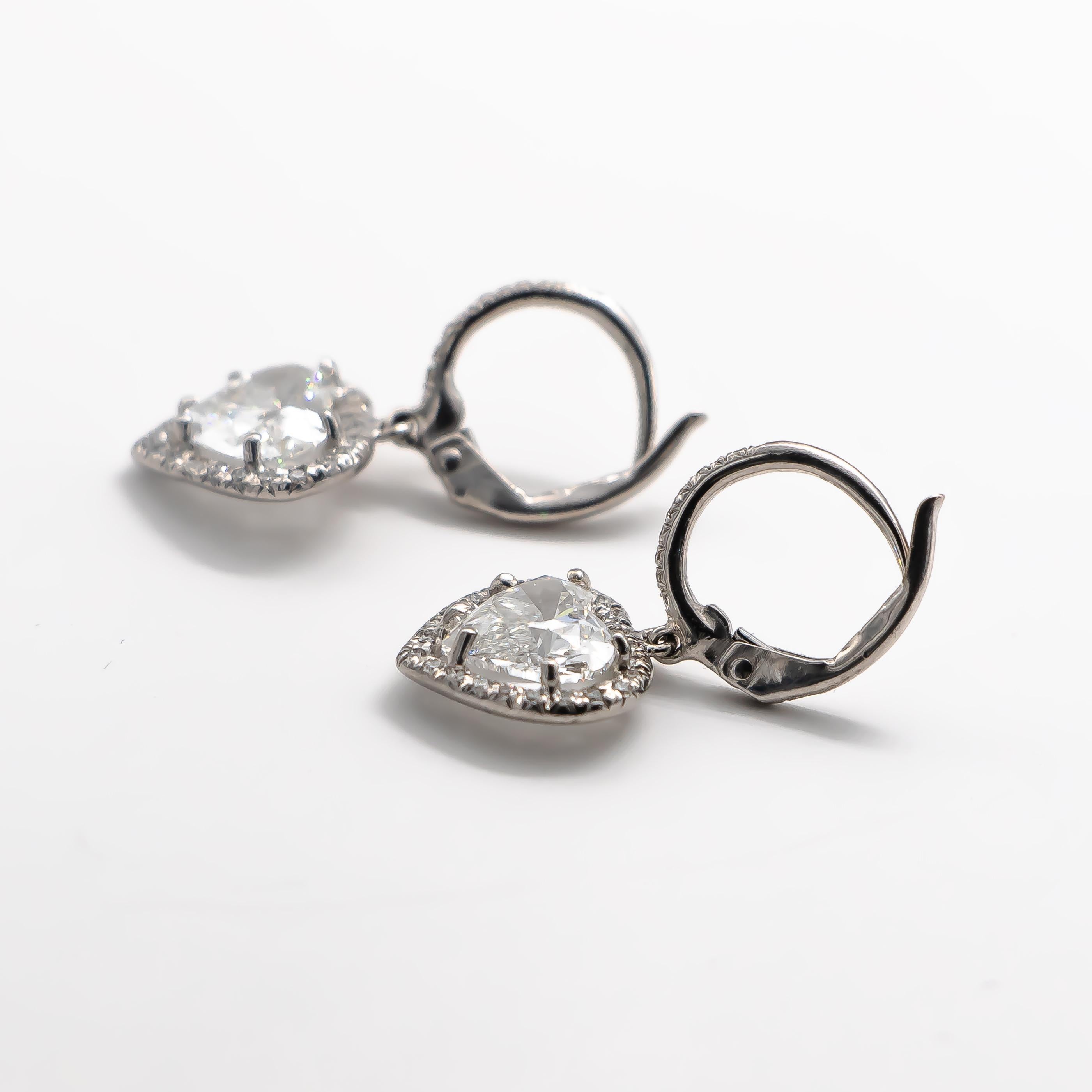Graff GIA Certified Heart Diamond Earrings 3.86 Carat Total 18 Karat Gold 1