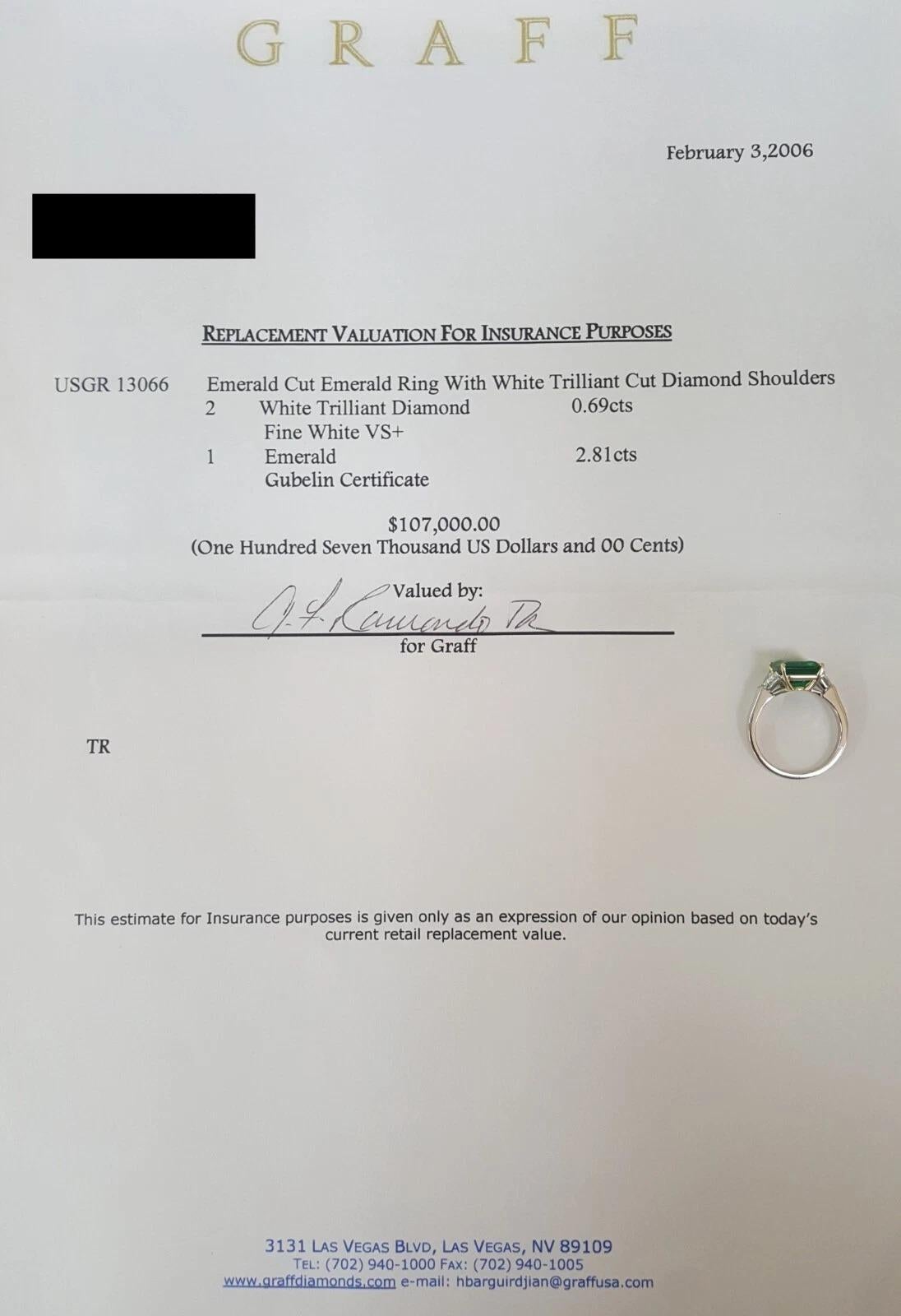 GRAFF Kolumbianischer Smaragd & Diamant Dreistein-Ring - Platin & 18K Gelbgold

Ein exquisites Meisterwerk aus dem Hause Graff: Dieser luxuriöse Dreisteinring präsentiert einen leuchtend grünen, natürlichen kolumbianischen Smaragd von 2,81 Karat im