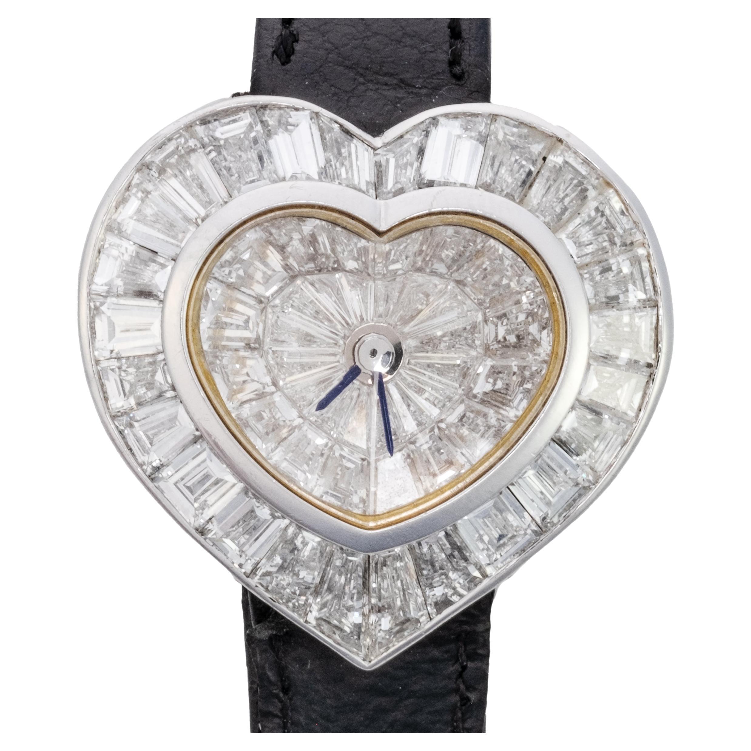Graff : impressionnante montre-bracelet en forme de cœur avec diamants, Circa 2010 en vente