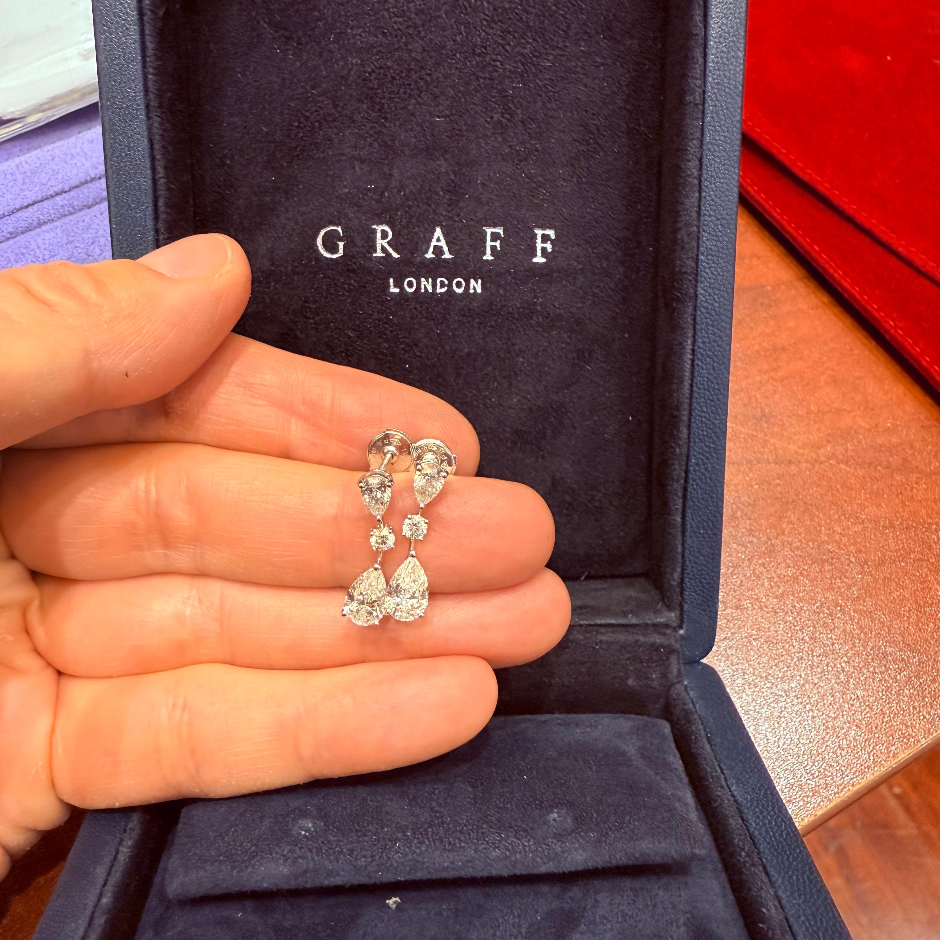 Orecchini con diamanti a forma di pera di Graff In condizioni buone in vendita a Beverly Hills, CA