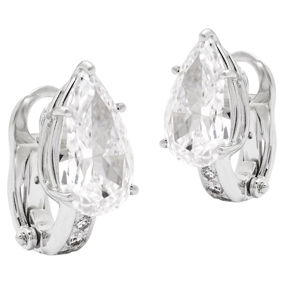 Orecchini a bottone Graff con diamanti a forma di pera, 4,13 ct in vendita