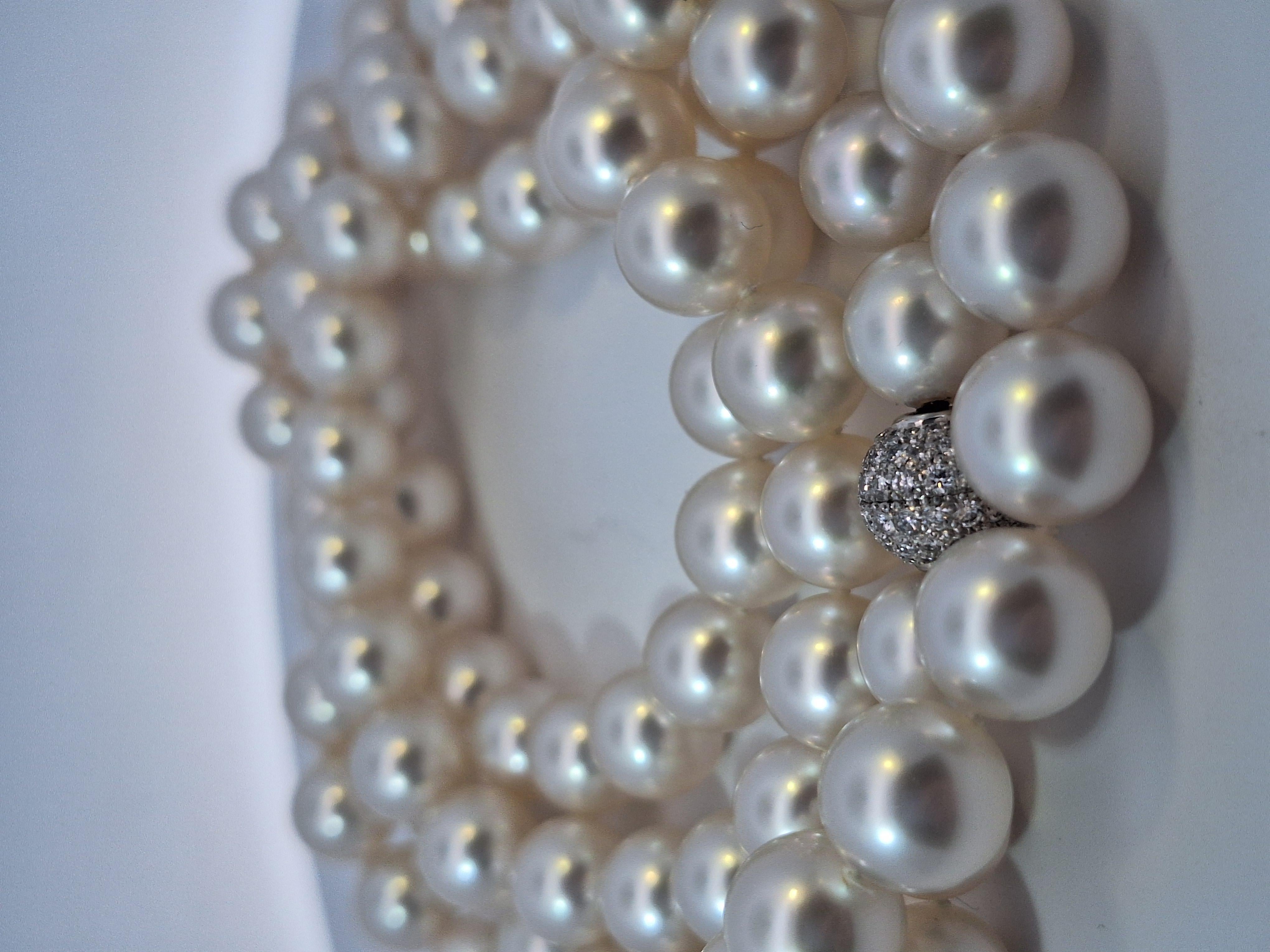 Lange Graff Perlen-Halskette mit Diamantverschluss im Angebot 1