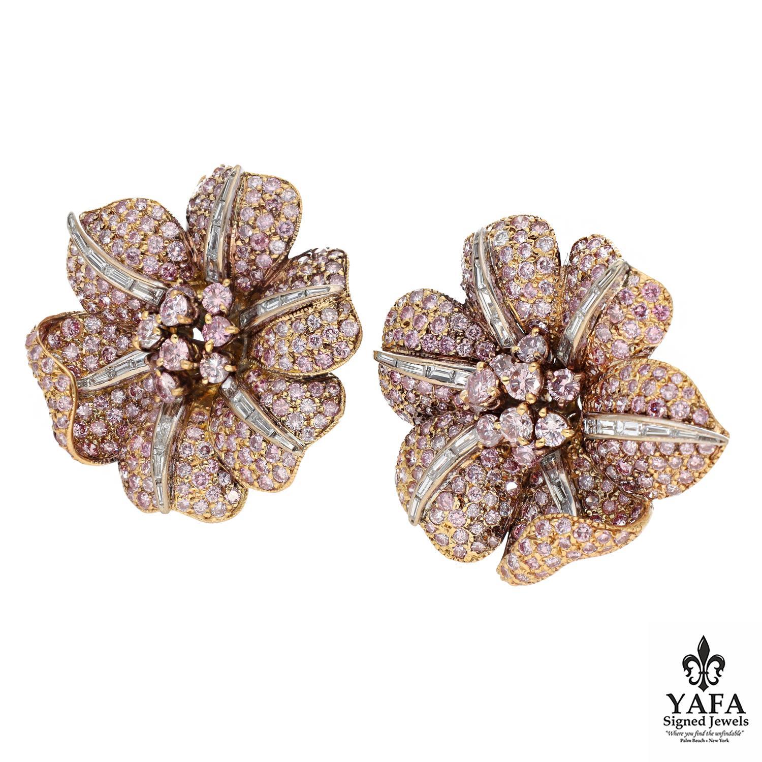 Clips d'oreilles GRAFF roses et blancs Excellent état - En vente à New York, NY