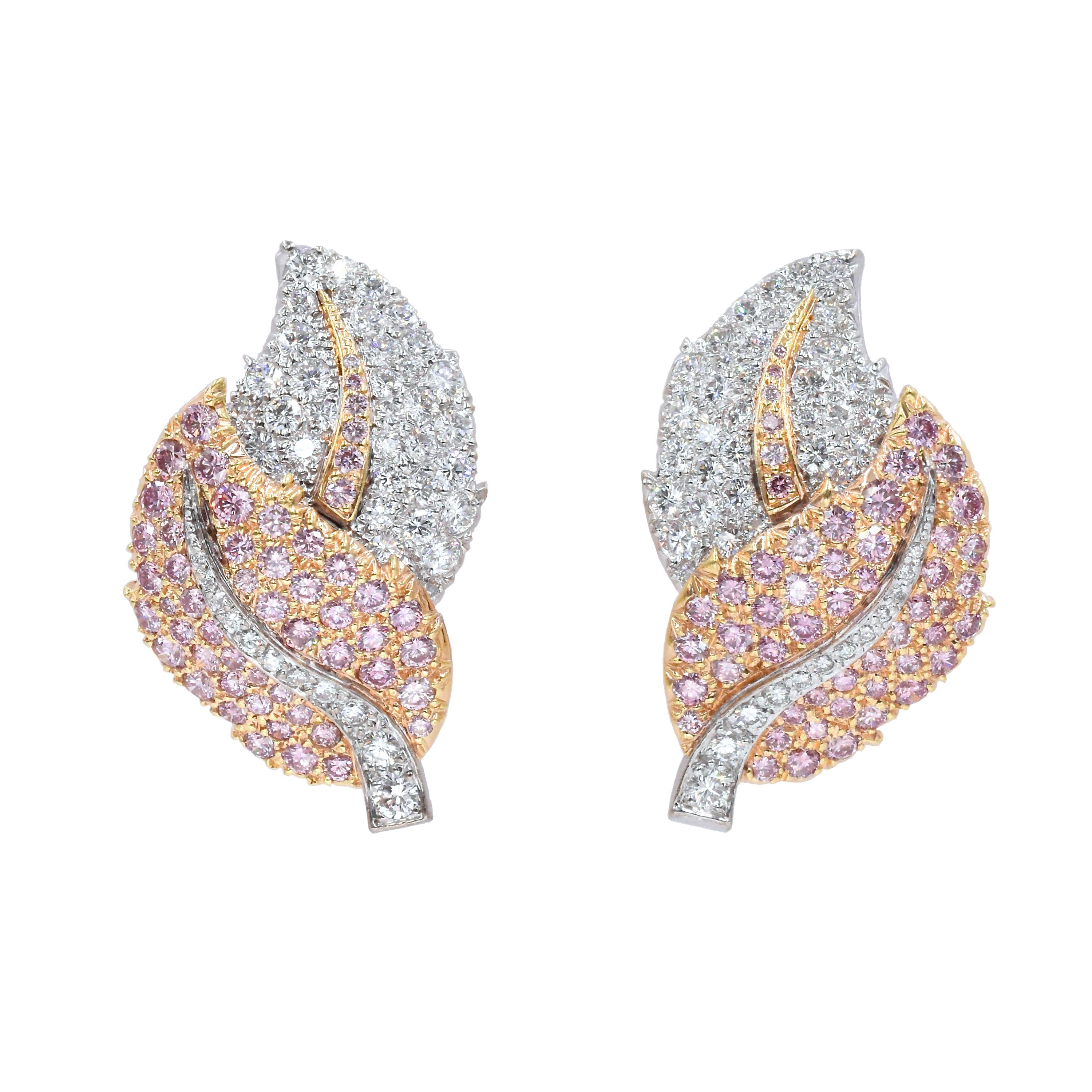 Graff Pink Diamond Gold Earrings In New Condition For Sale In New York, NY