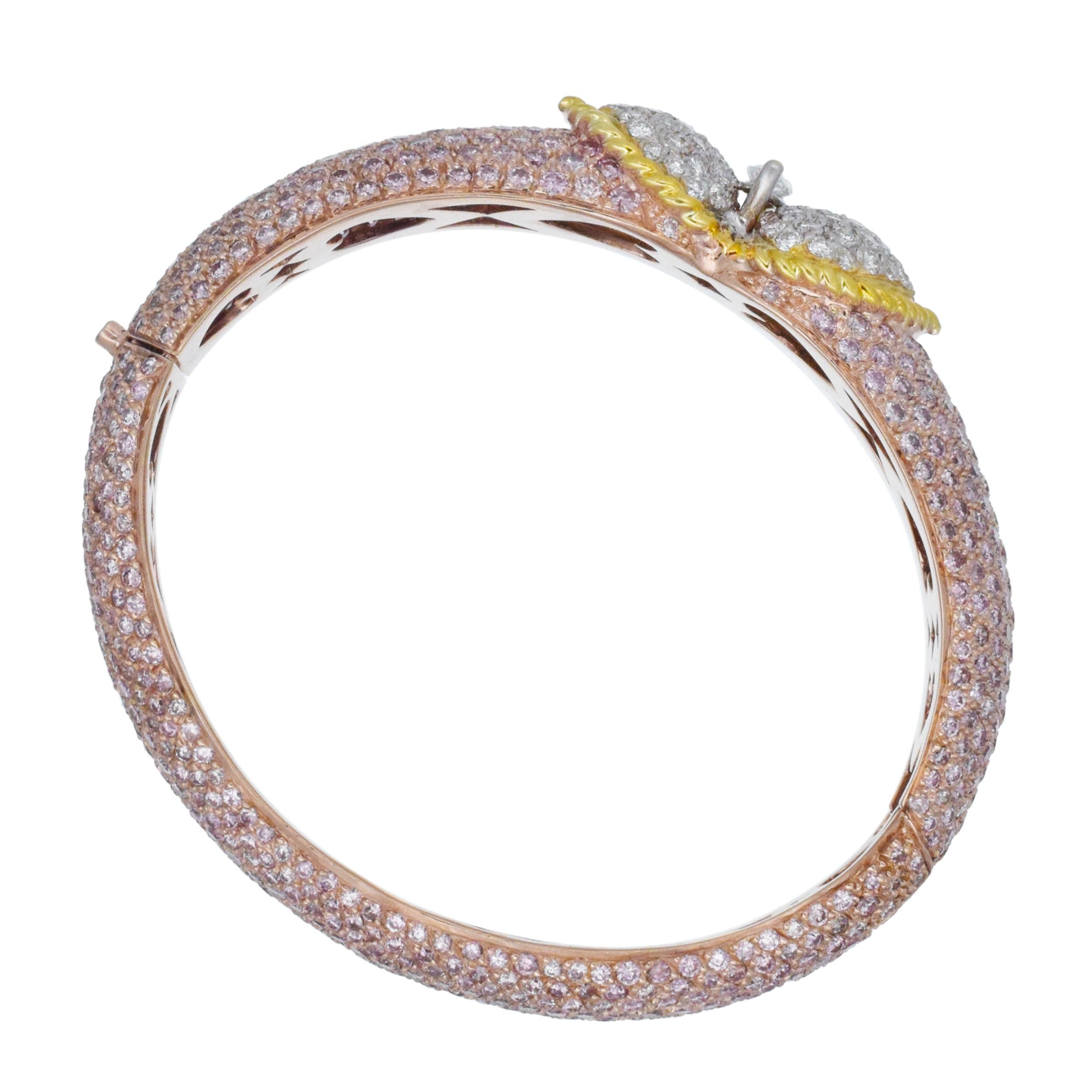 Taglio rotondo GRAFF  Bracciale Bangle con diamanti bianchi e rosa in vendita