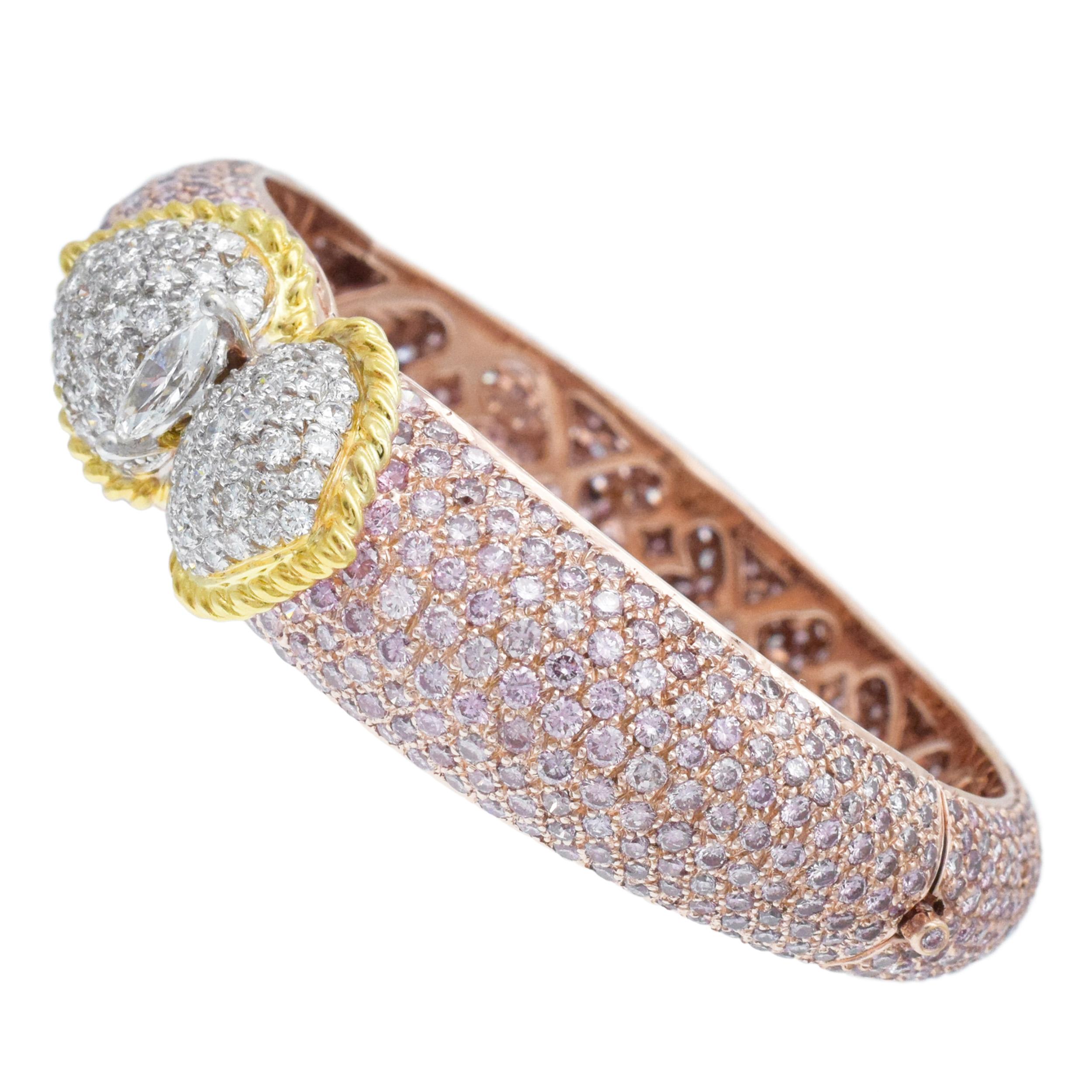 GRAFF  Bracciale Bangle con diamanti bianchi e rosa in vendita 3