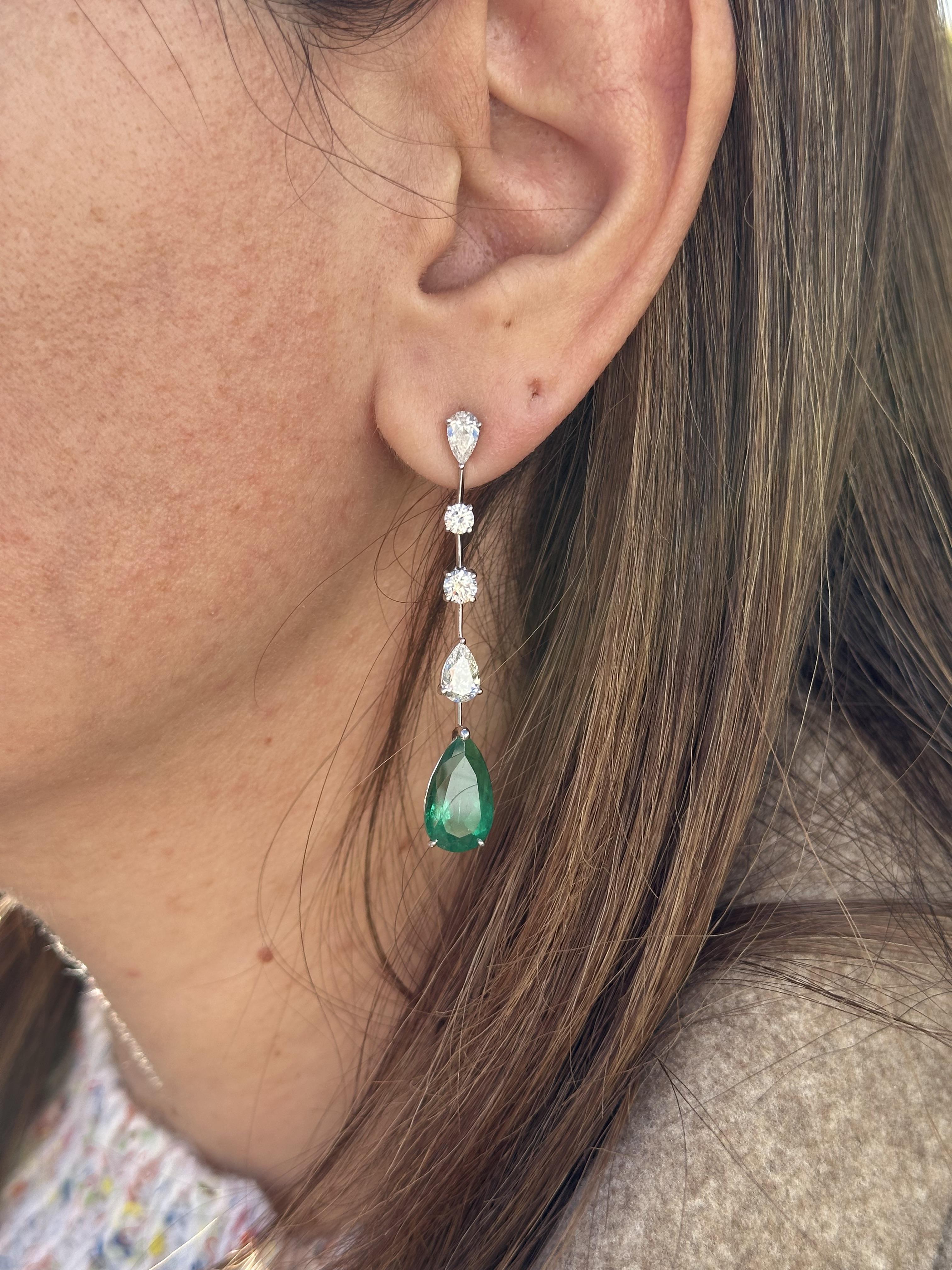 Orecchini a pendente con smeraldo e diamante Graff Platinum AGL Gubelin 13,64ctw in vendita 4