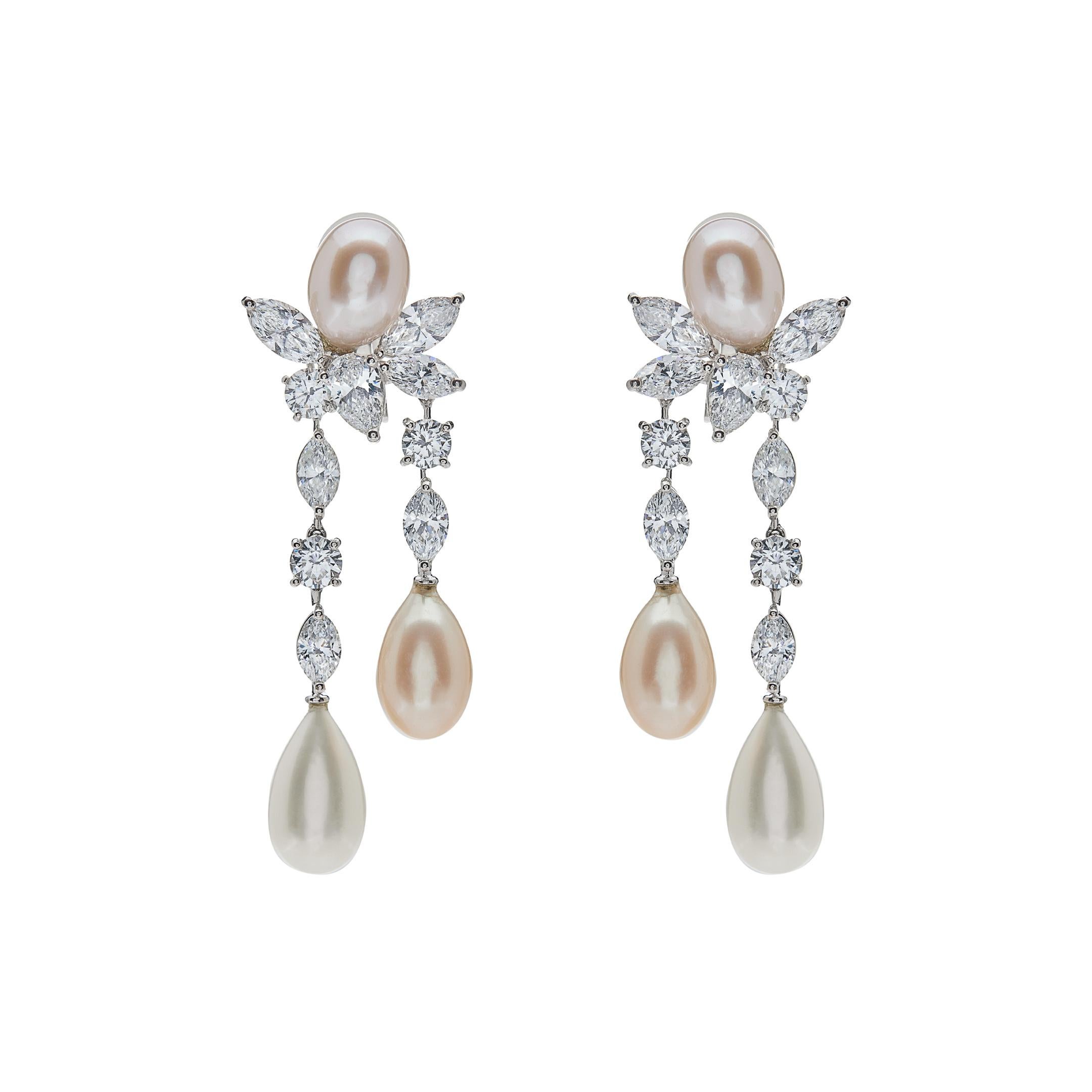 Graff - Boucles d'oreilles pendantes en platine et or blanc avec perles et diamants Neuf - En vente à New York, NY