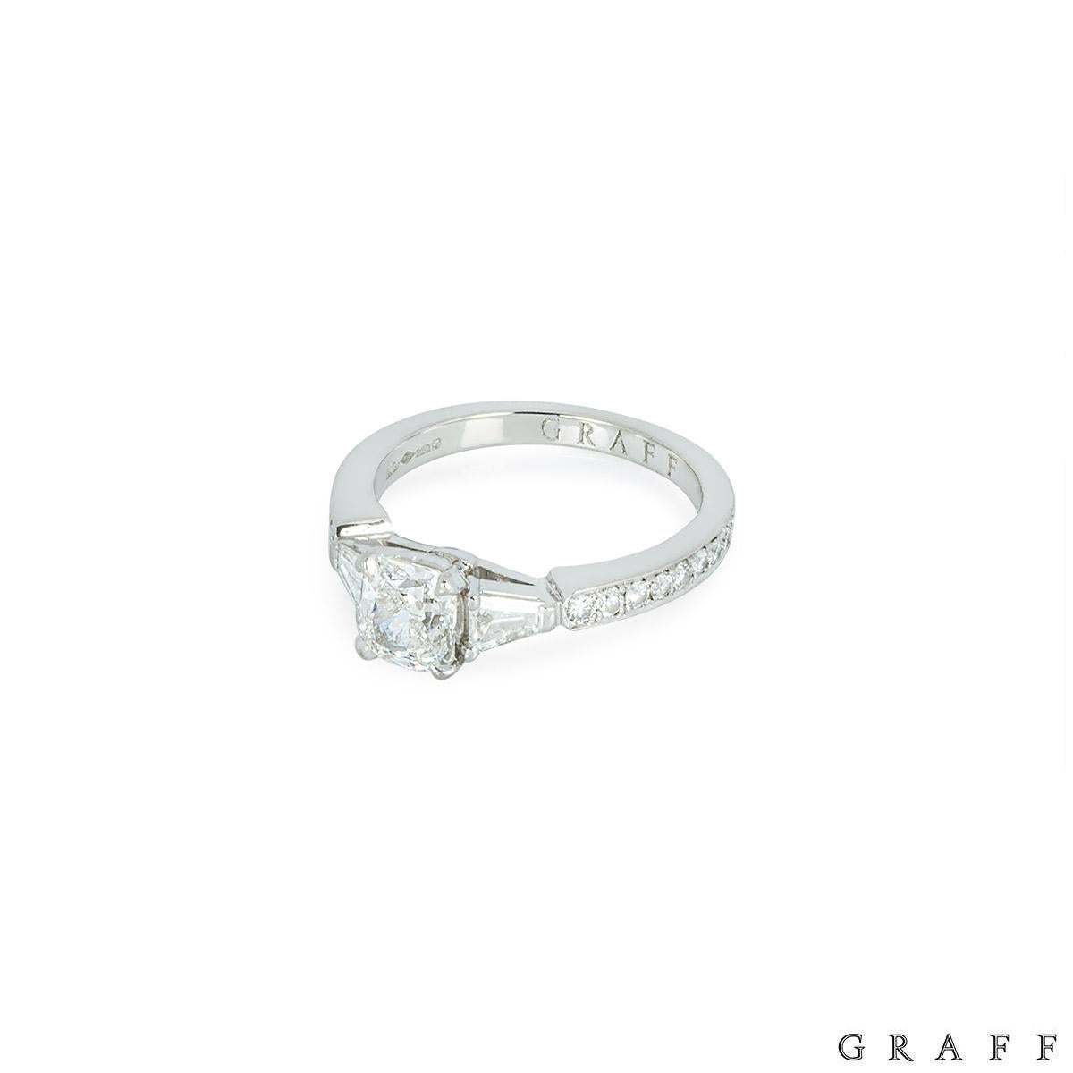 Graff Platinum Cushion Cut Diamond Promise Ring 0.90ct G/VS1 In Excellent Condition For Sale In London, GB