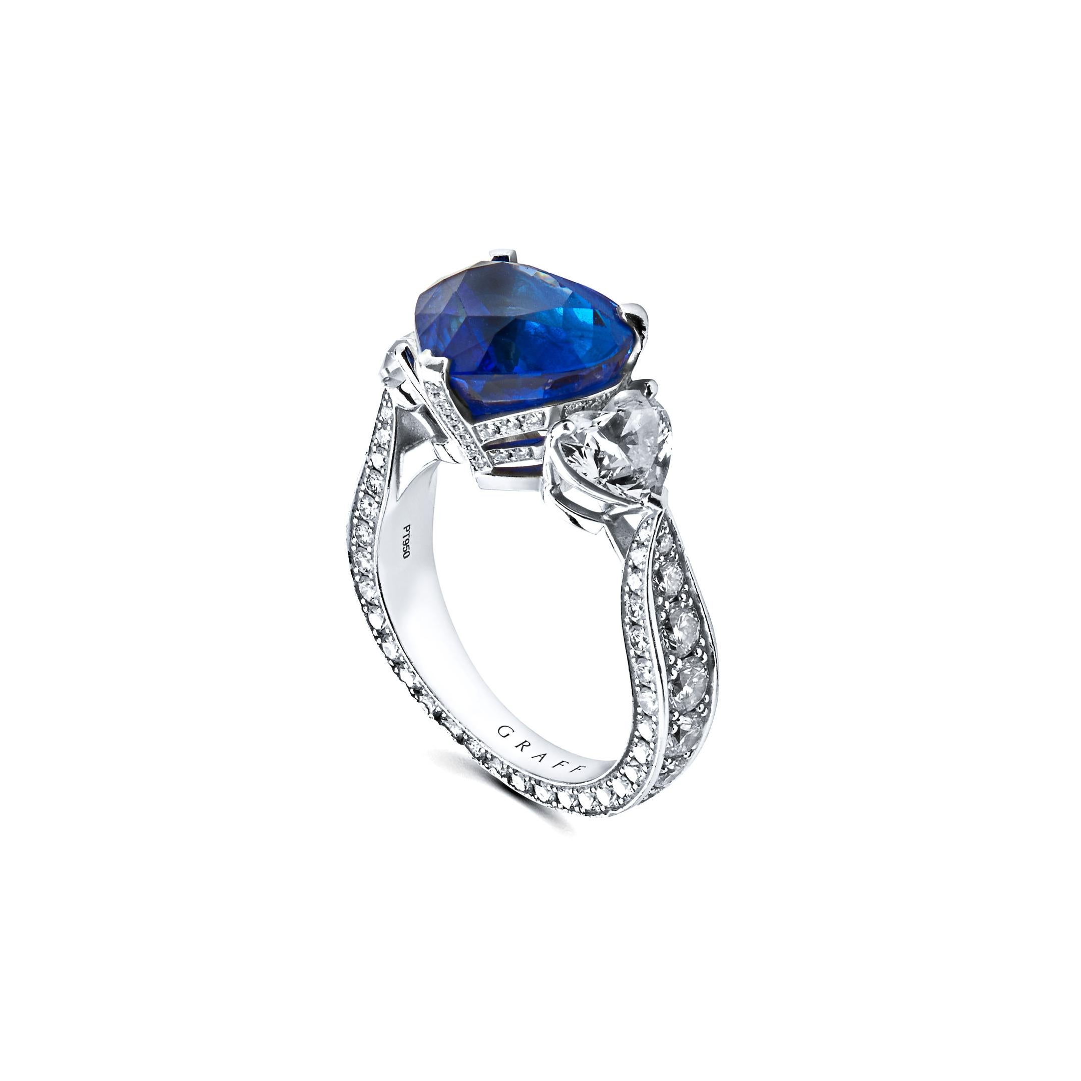 Taille cœur Graff Bague « Promise » en platine avec saphir bleu en forme de cœur et diamant en vente