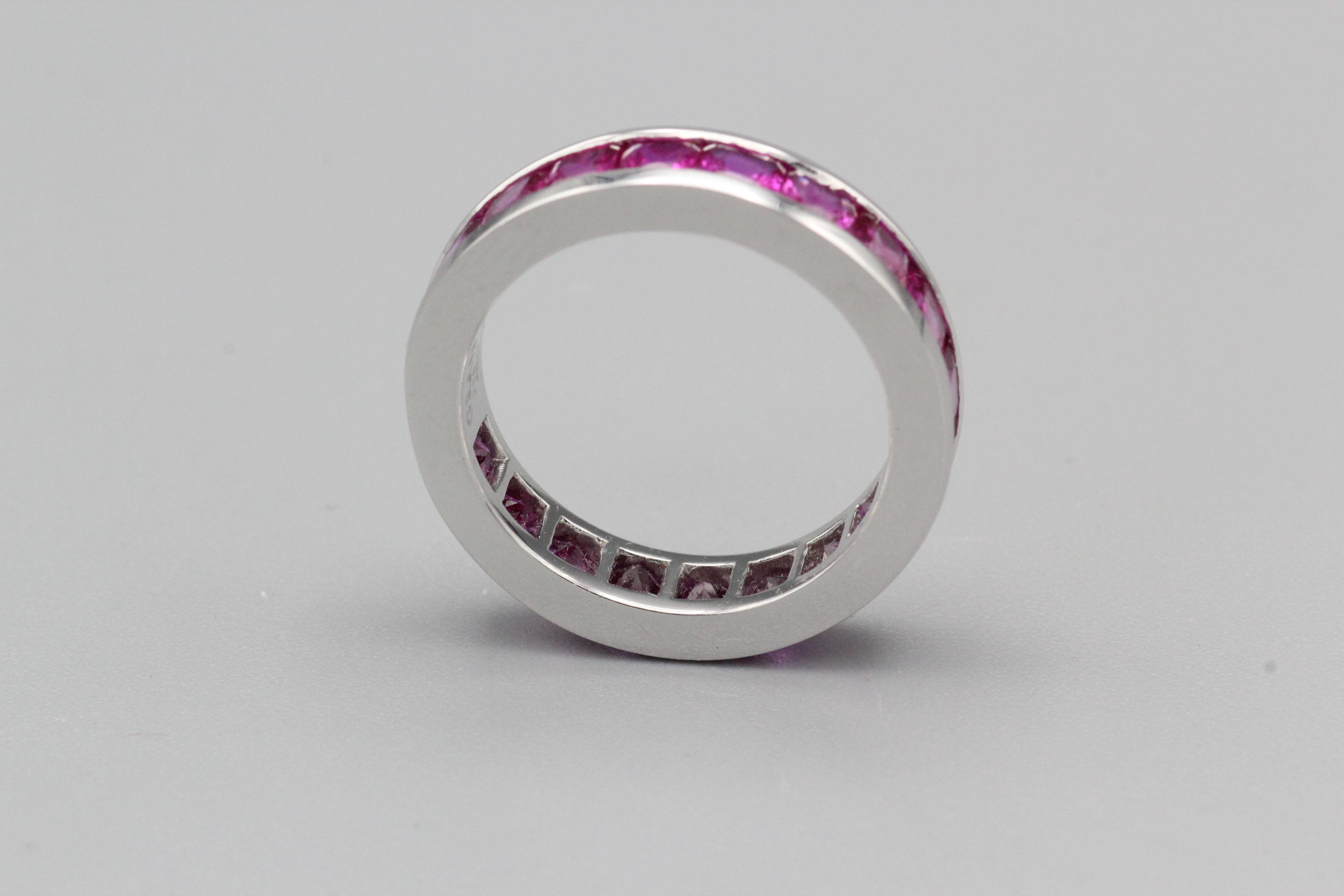 Graff Princess-Cut Ruby and Platinum Band In Excellent Condition For Sale In New York, NY