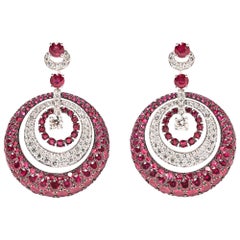 Graff Boucles d'oreilles pendantes en rubis et diamants