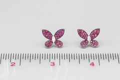 Boucles d'oreilles en or blanc 18 carats avec rubis et diamants Graff