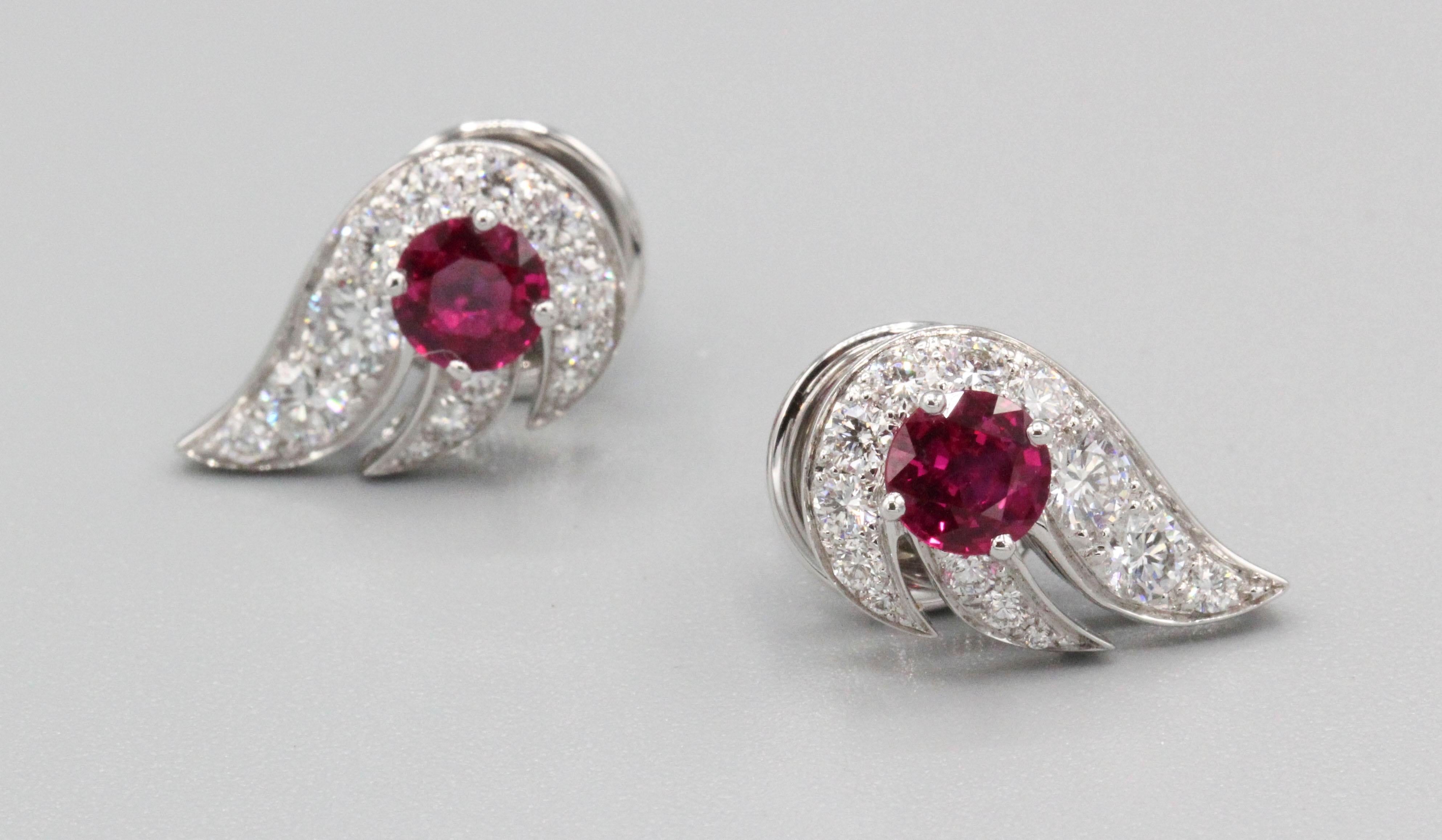 Fine pair of ruby and diamond earrings by Graff.  Set in 18k white gold.


Hallmarks: Graff, AU750, reference numbers, English gold assay mark